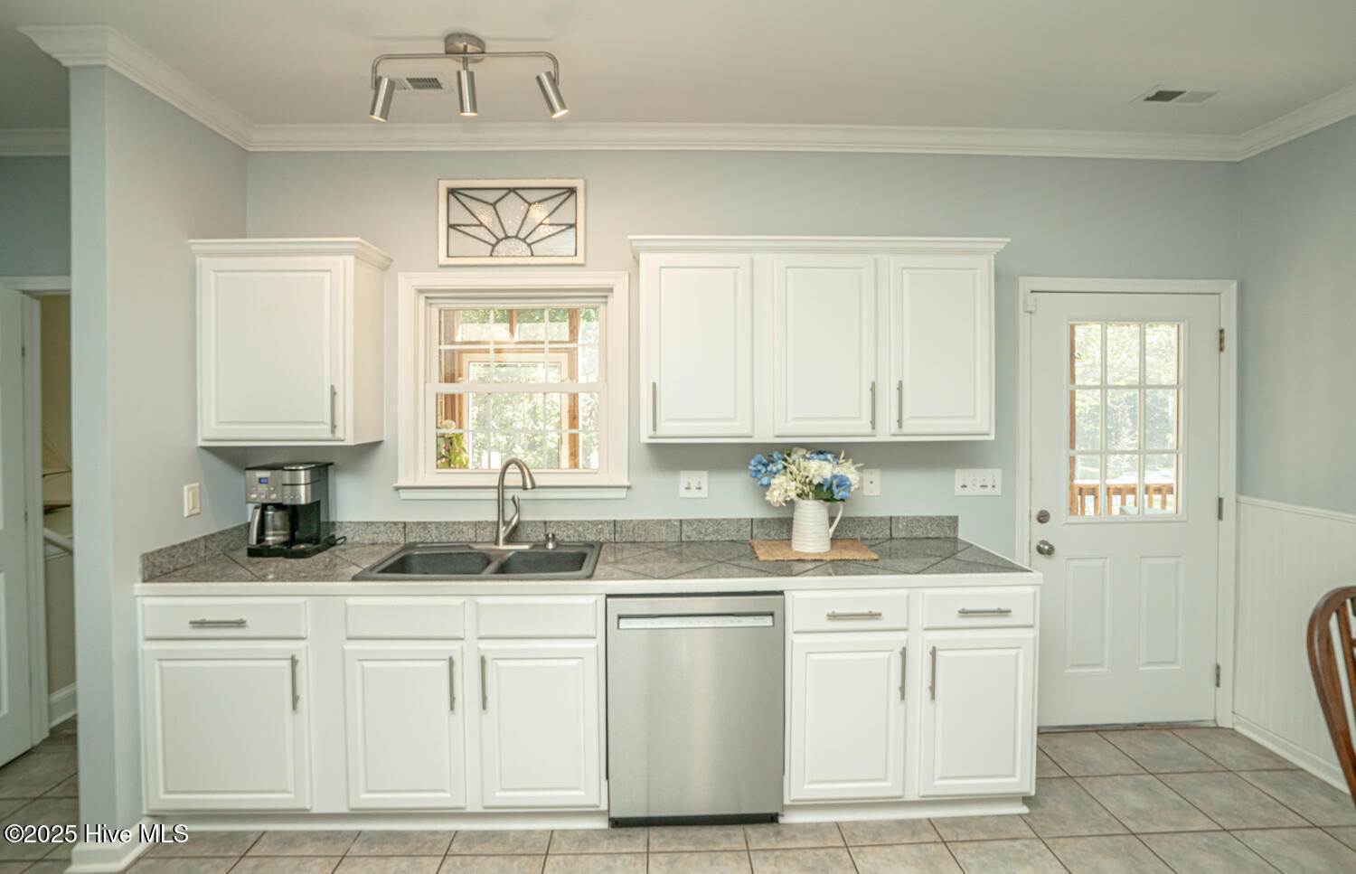 100532611 | Photo 35