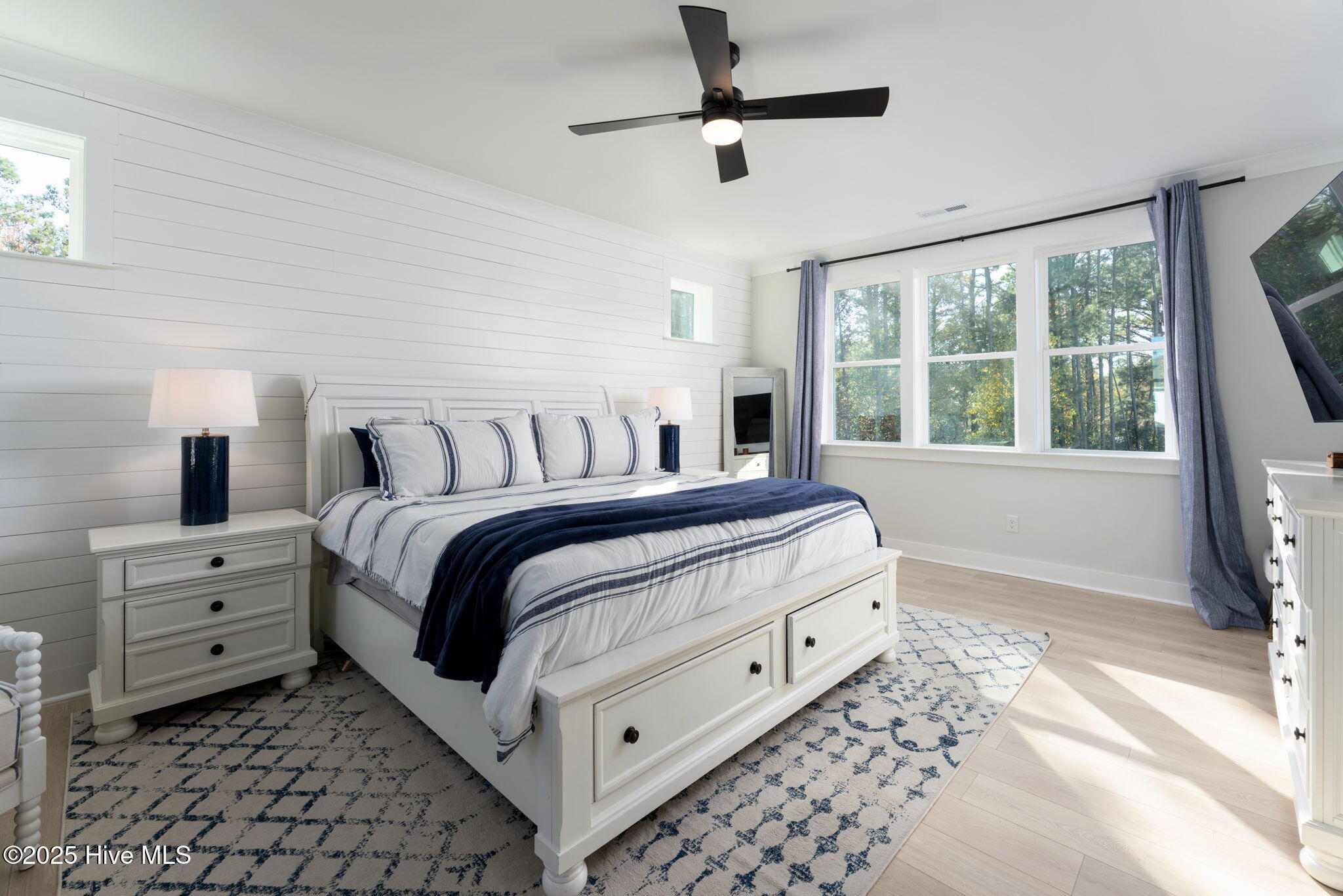 100542365 | Photo 22