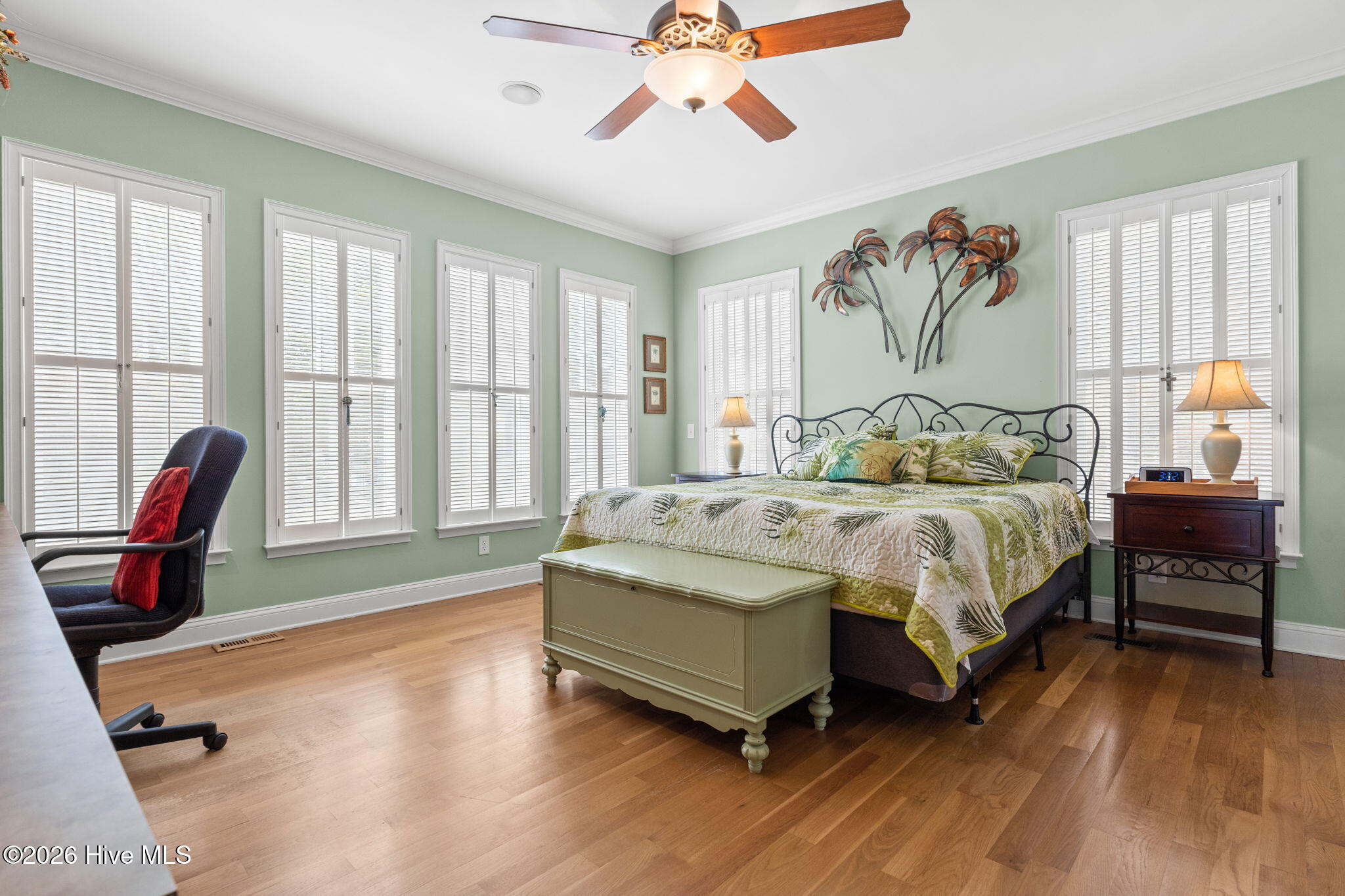 100566344 | Photo 48