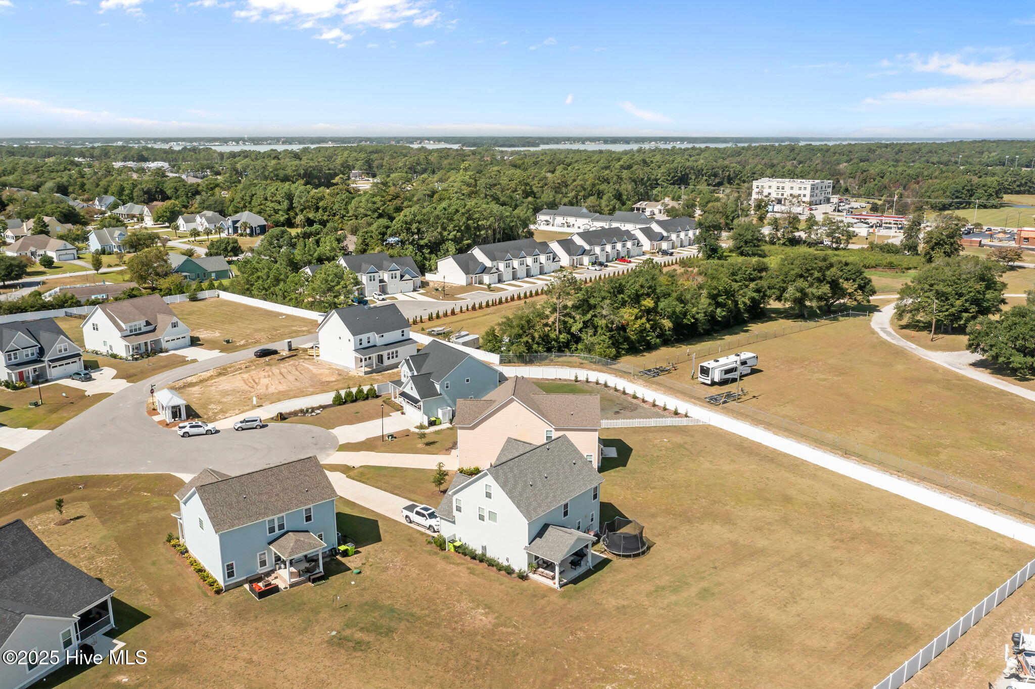 100534730 | Photo 35