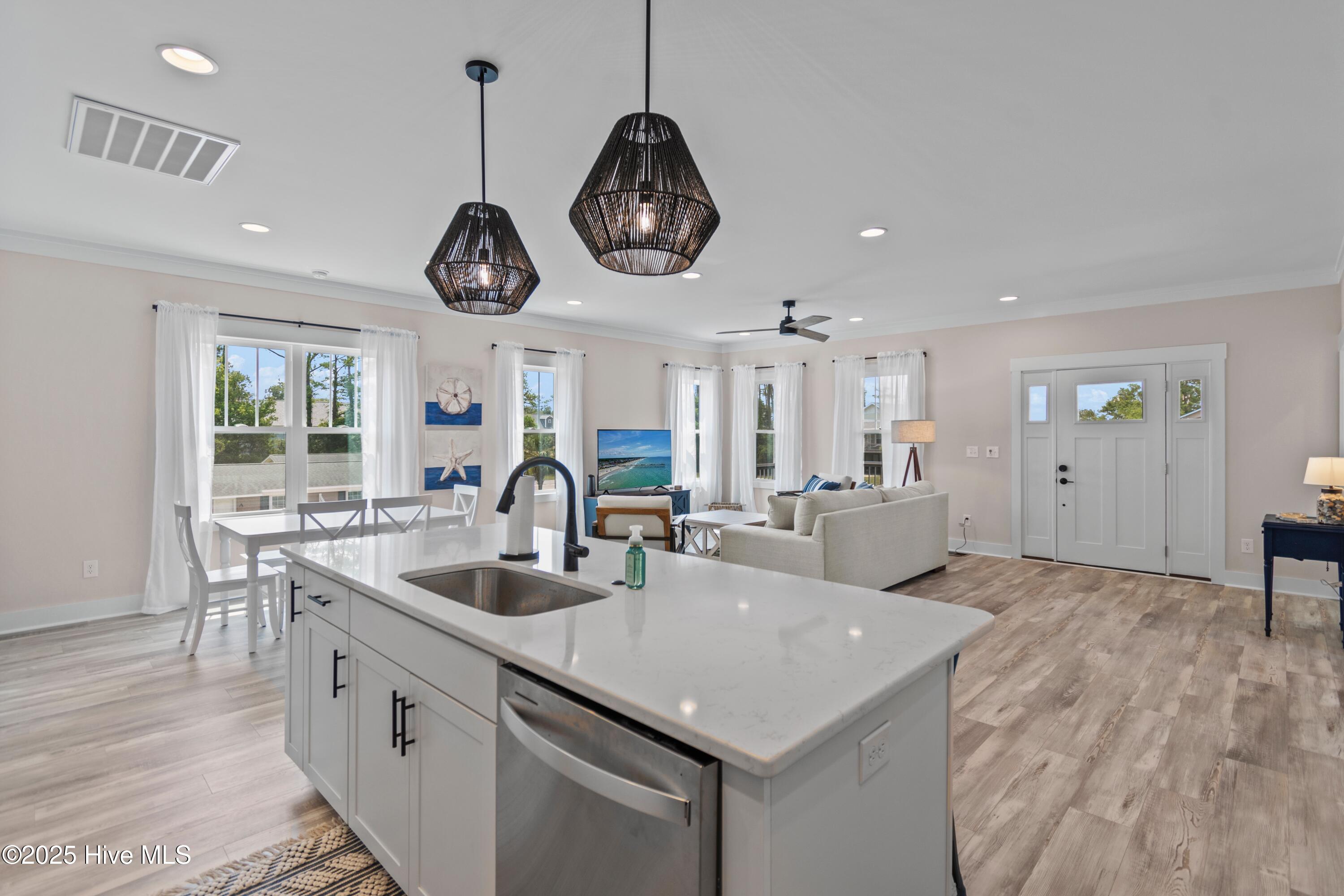 100544300 | Photo 22