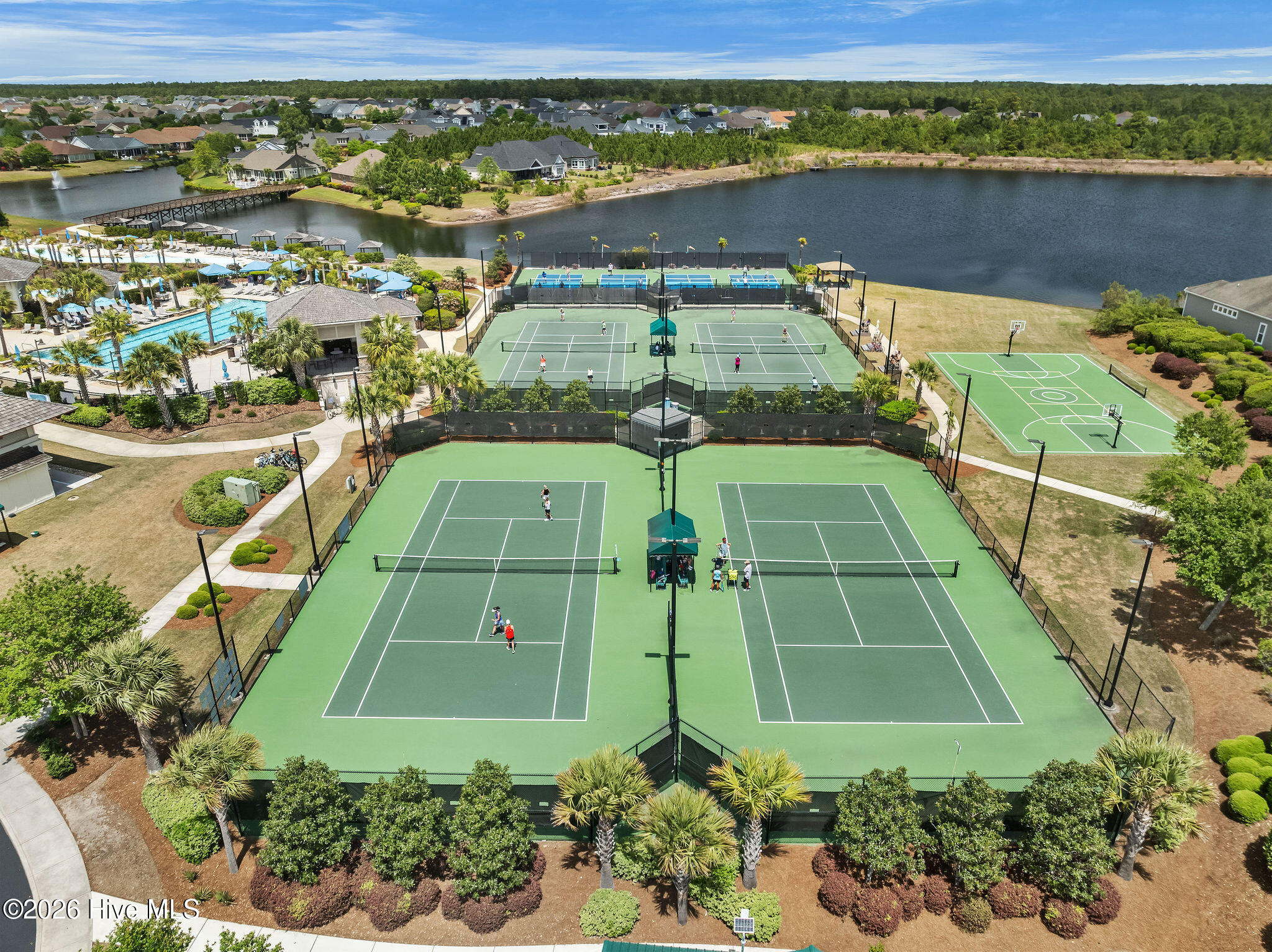 100565690 | Photo 109