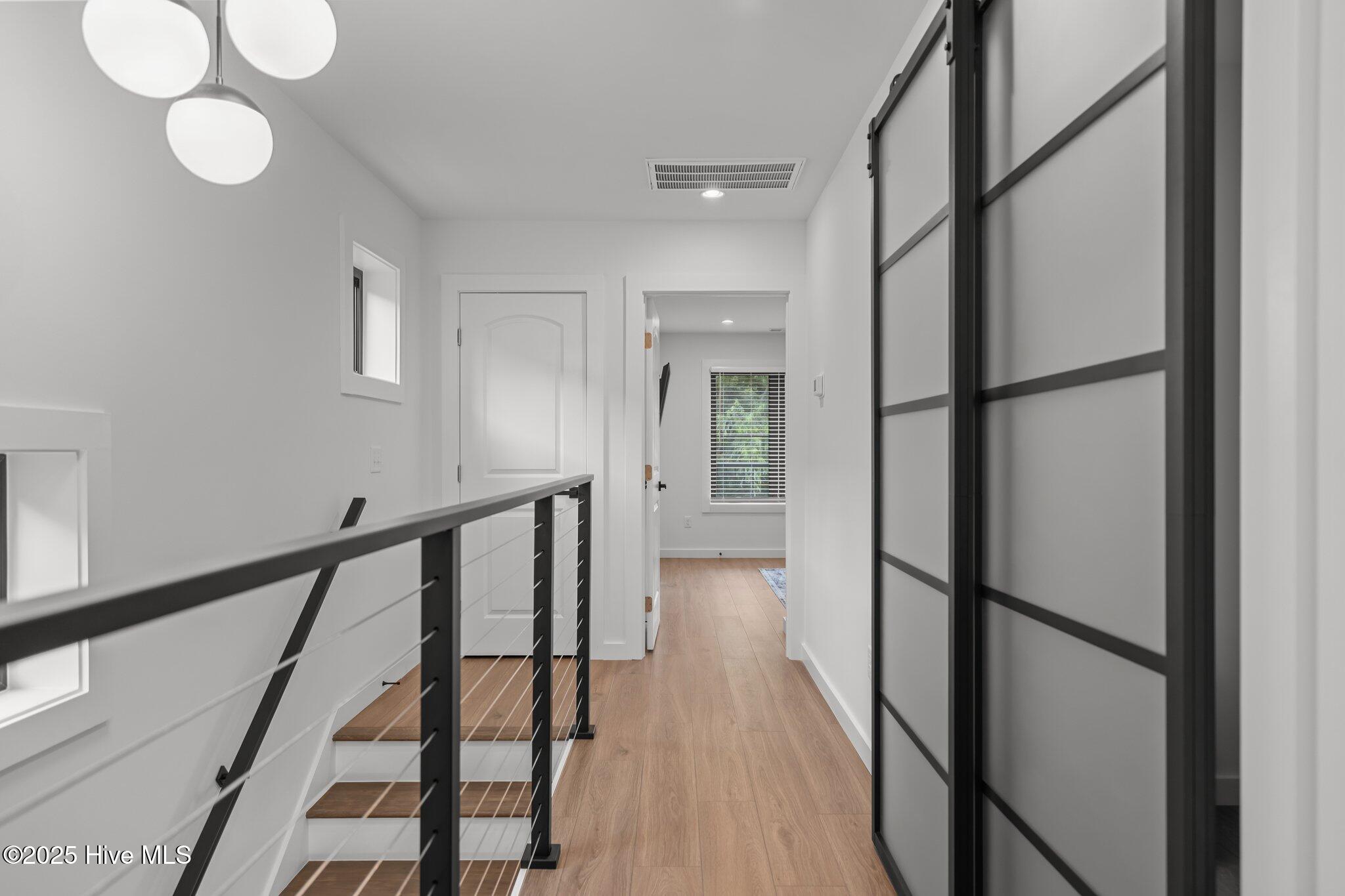 100536872 | Photo 32