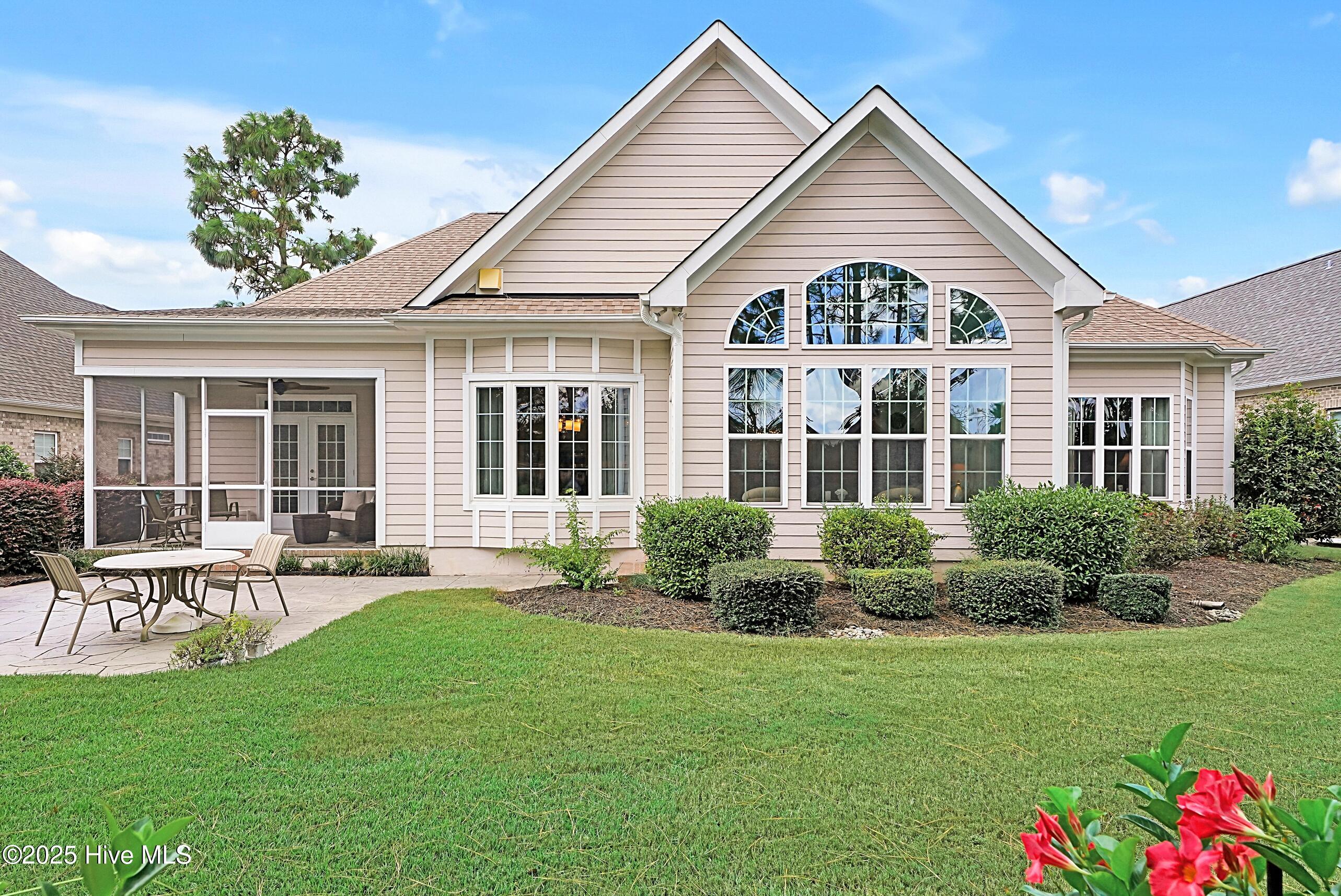 100557169 | Photo 46