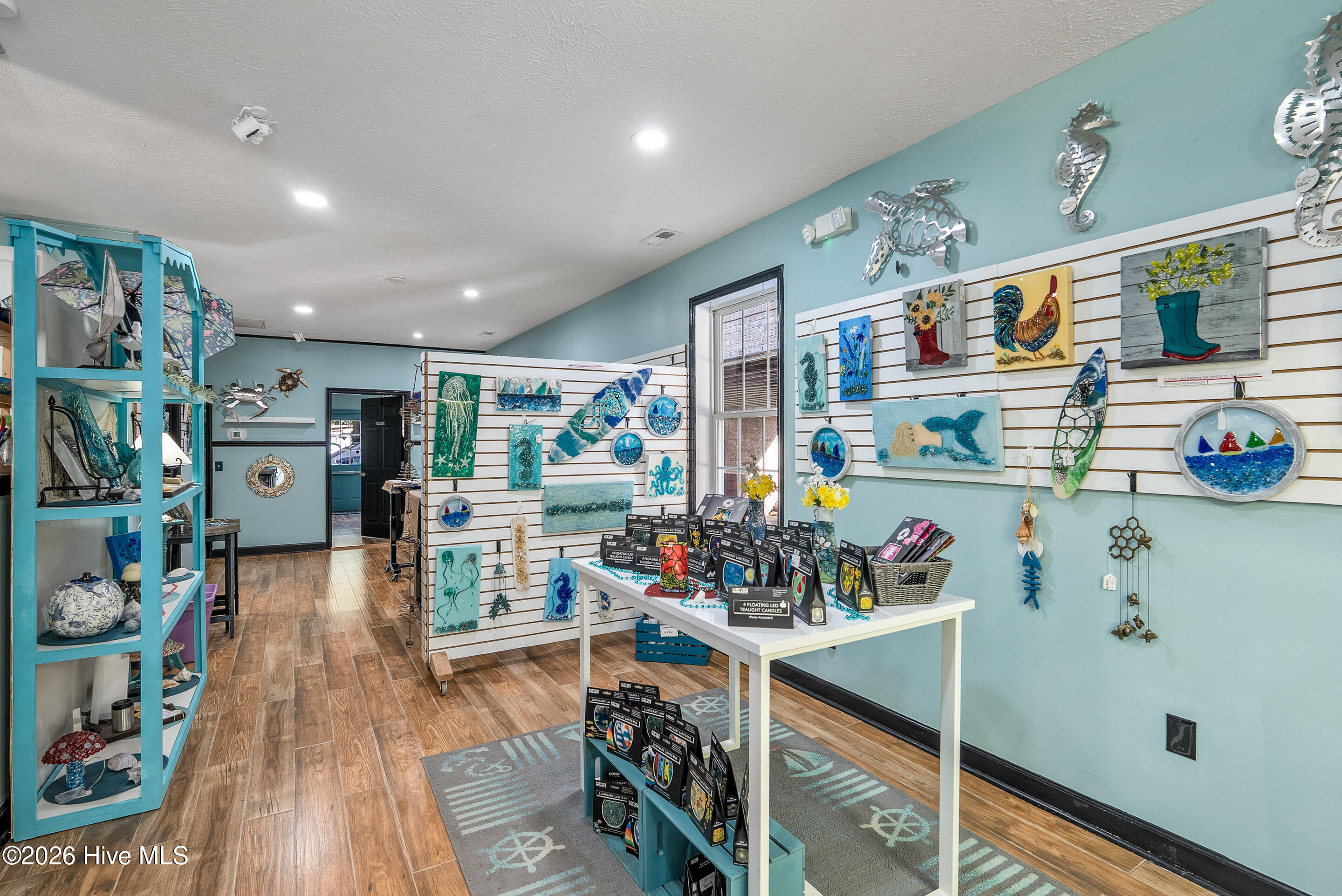 100556890 | Photo 15