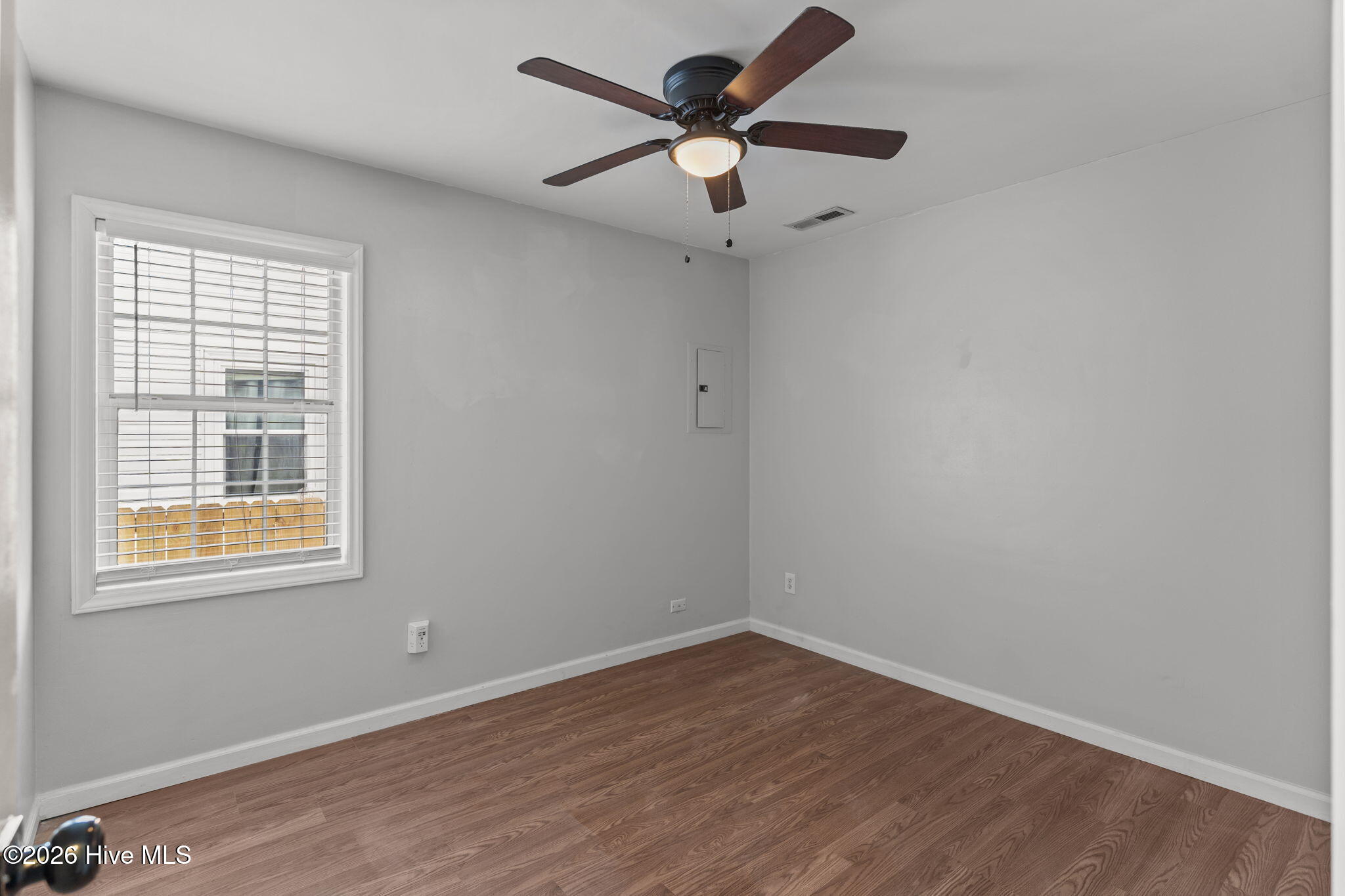 100552735 | Photo 21