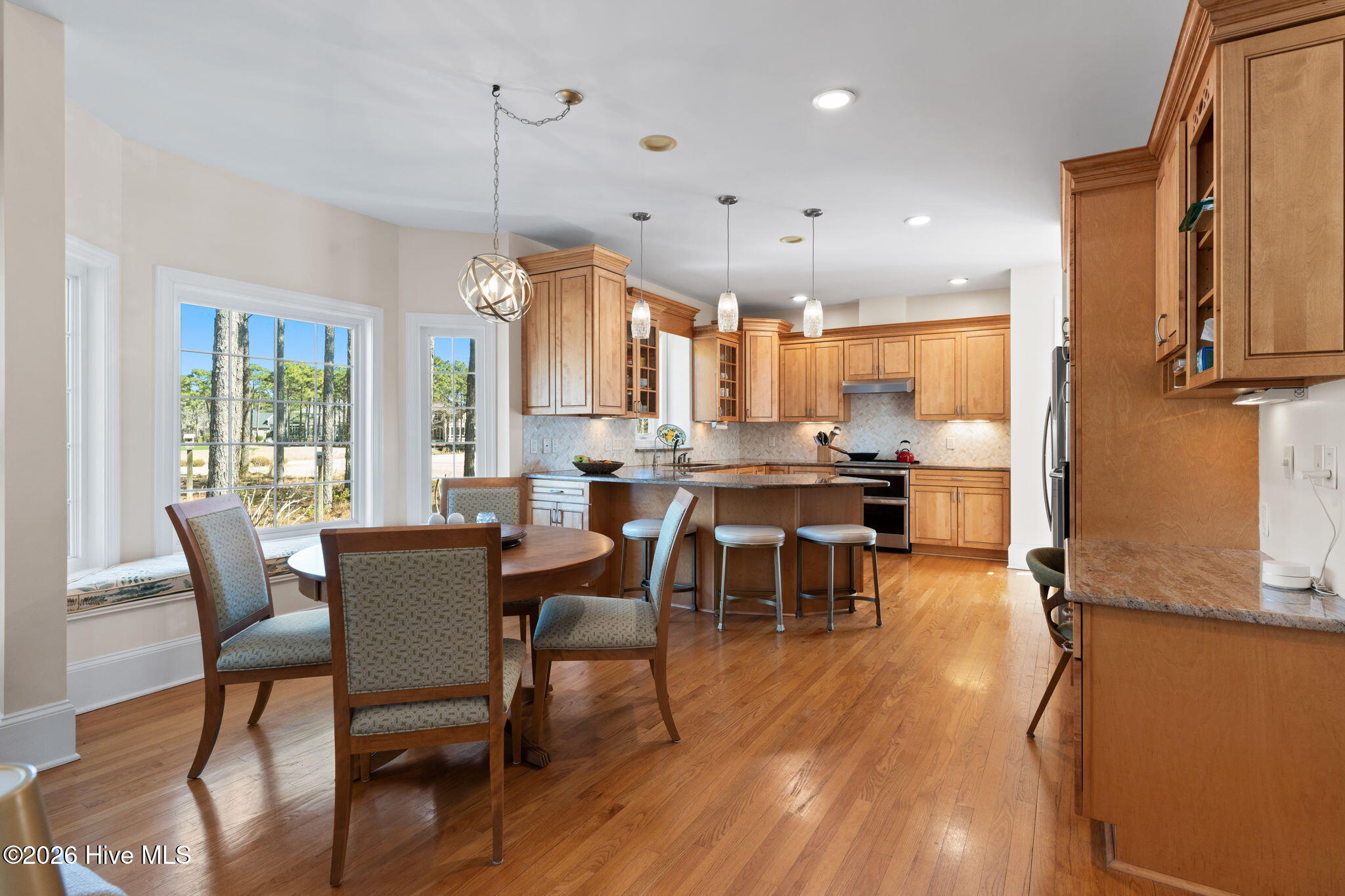 100559255 | Photo 28