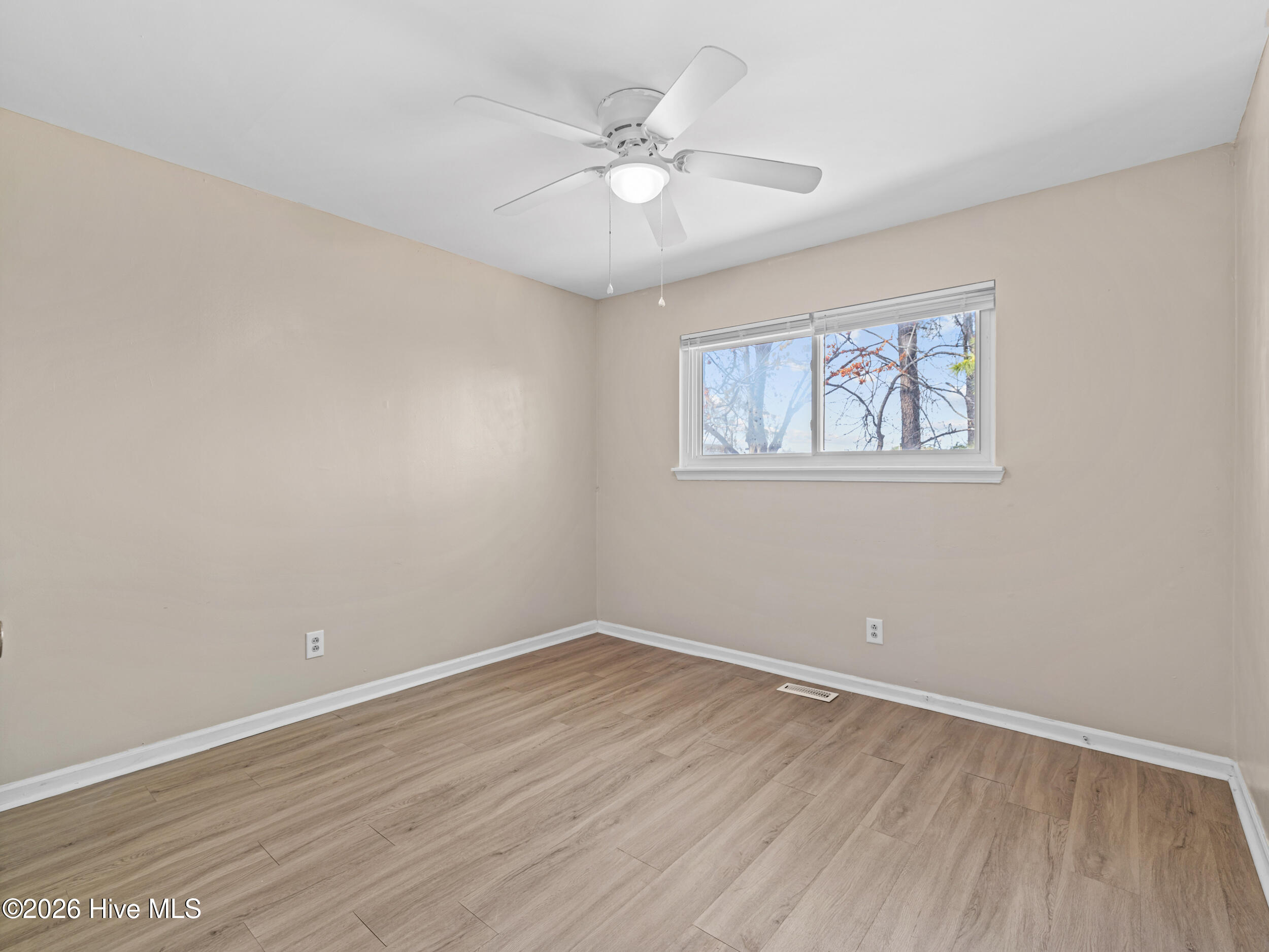 100560419 | Photo 31