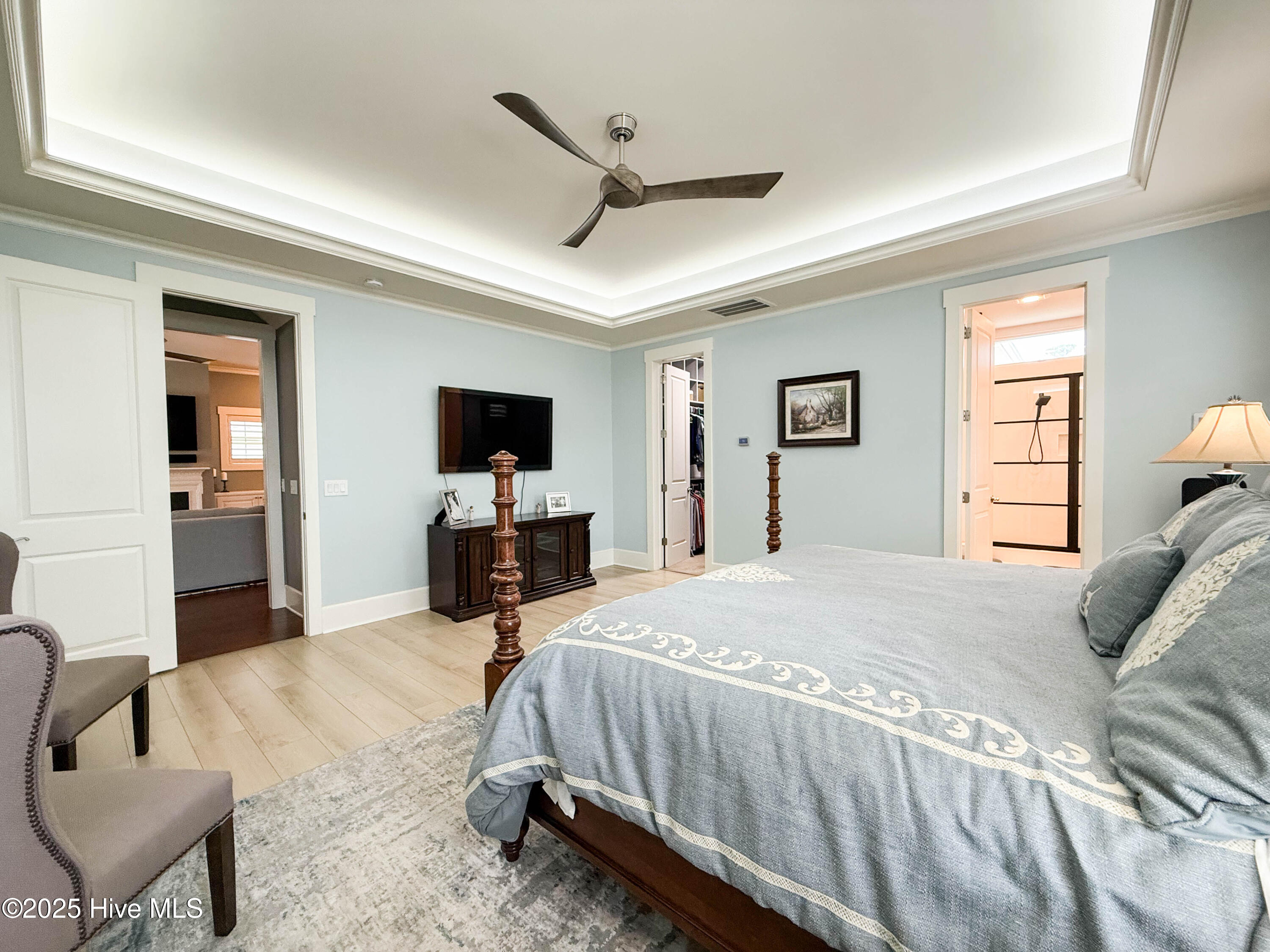 100534073 | Photo 42