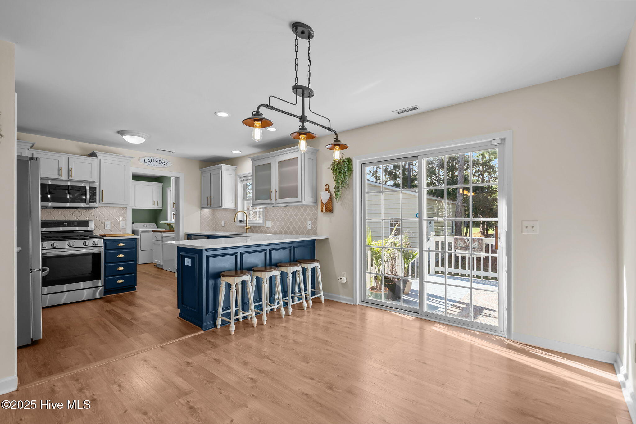 100536417 | Photo 12