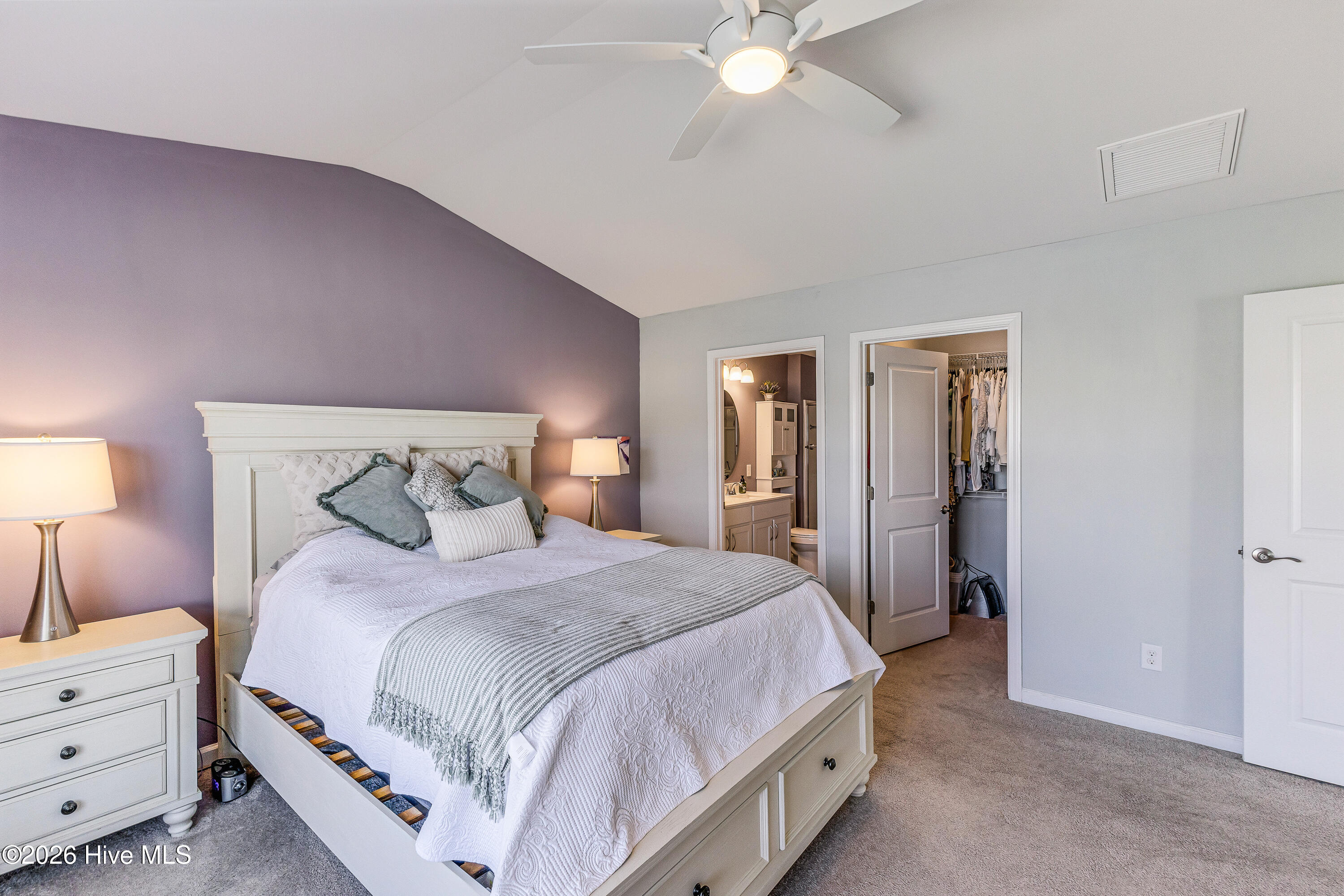 100560714 | Photo 17