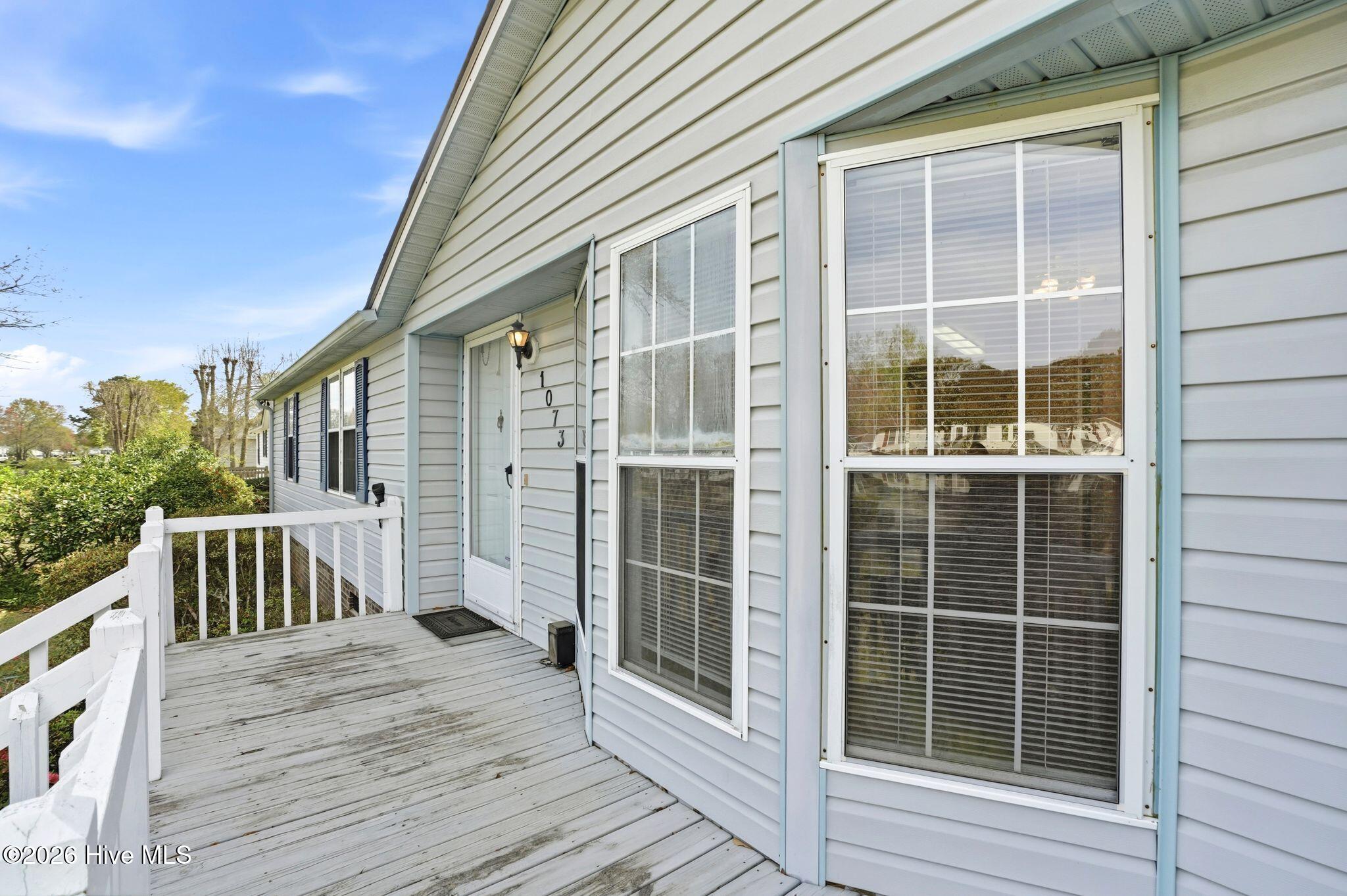 100561756 | Photo 16