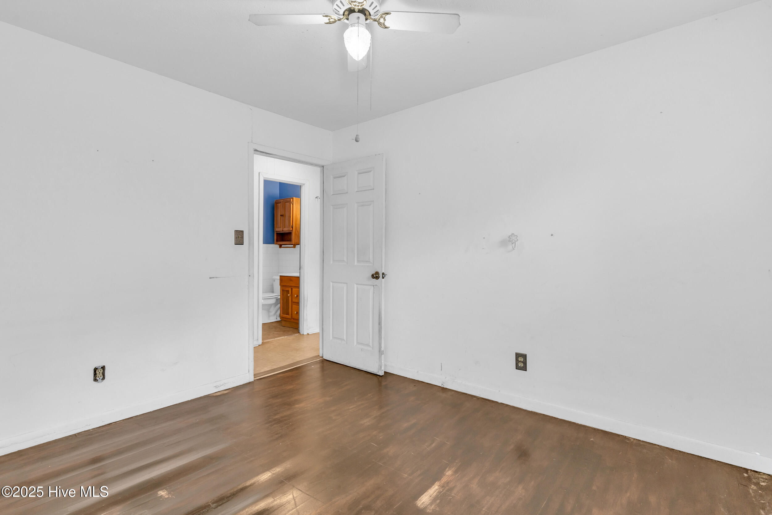 100543256 | Photo 28