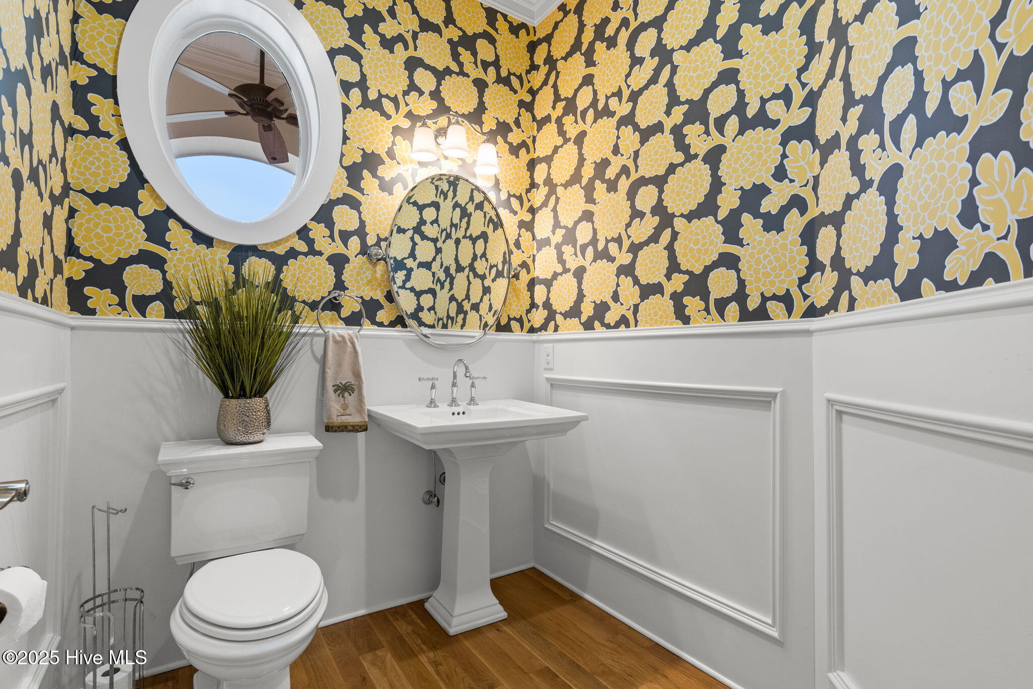 100562401 | Photo 50