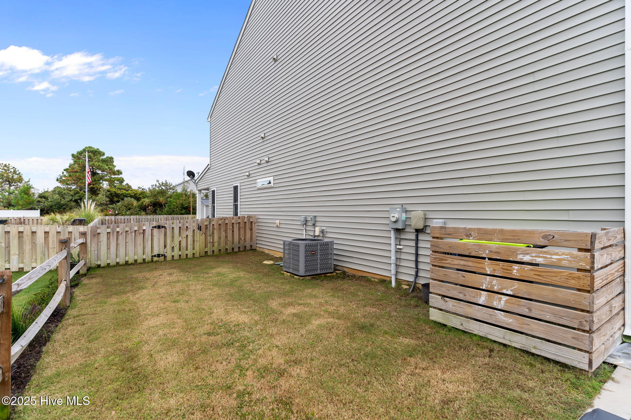 100540695 | Photo 44