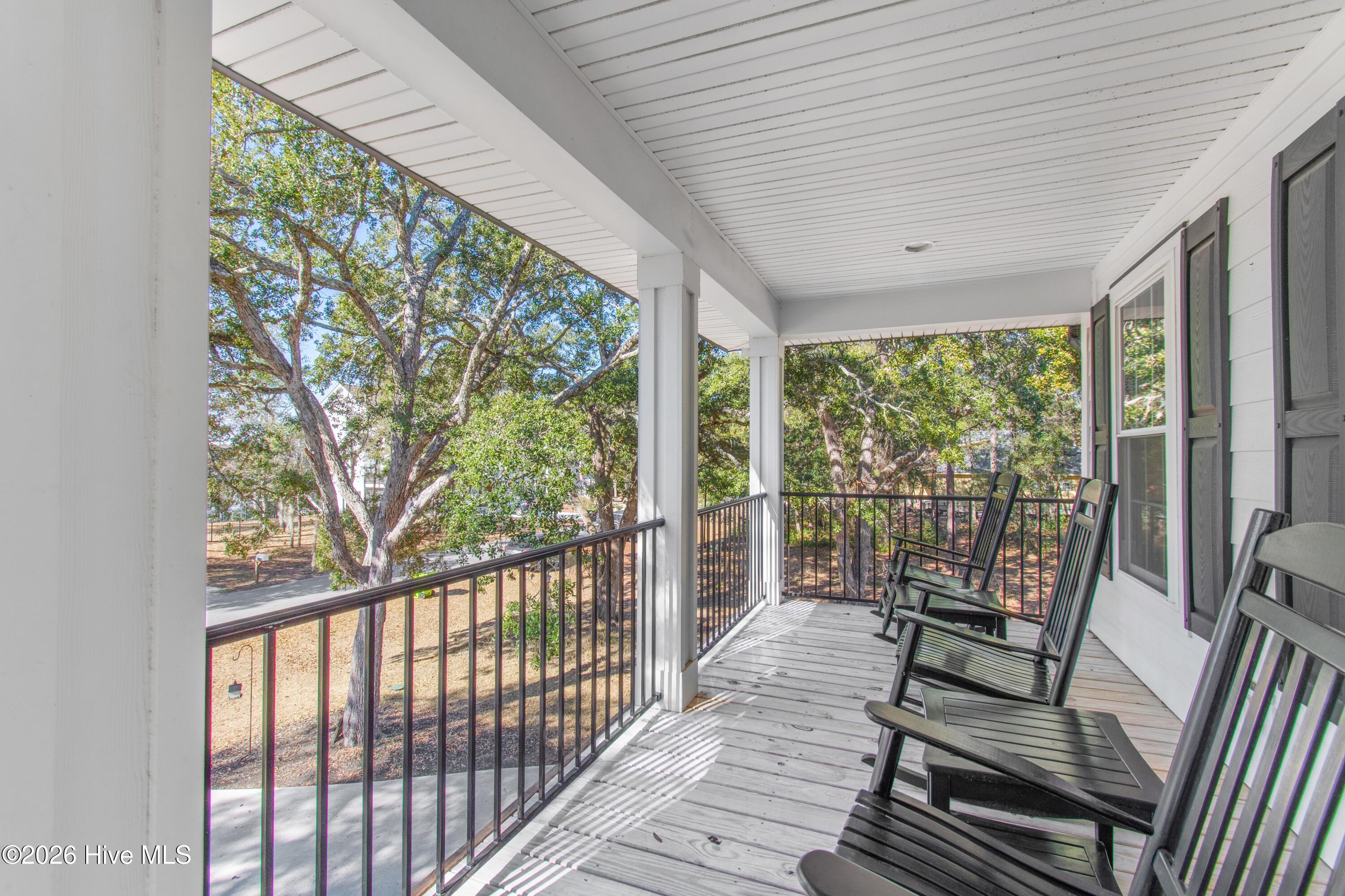 100550305 | Photo 50