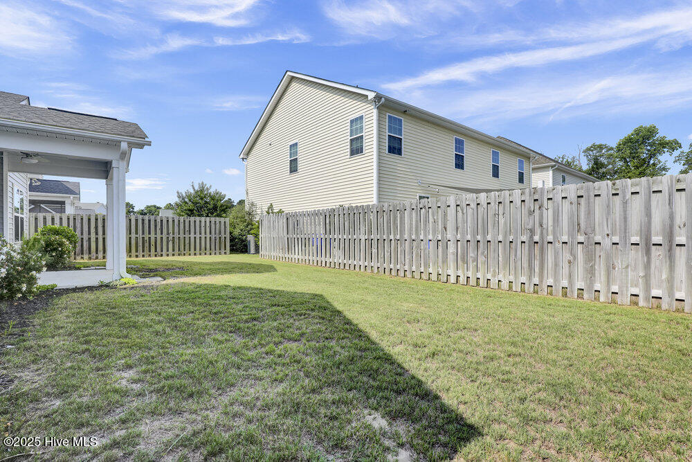 100556310 | Photo 29