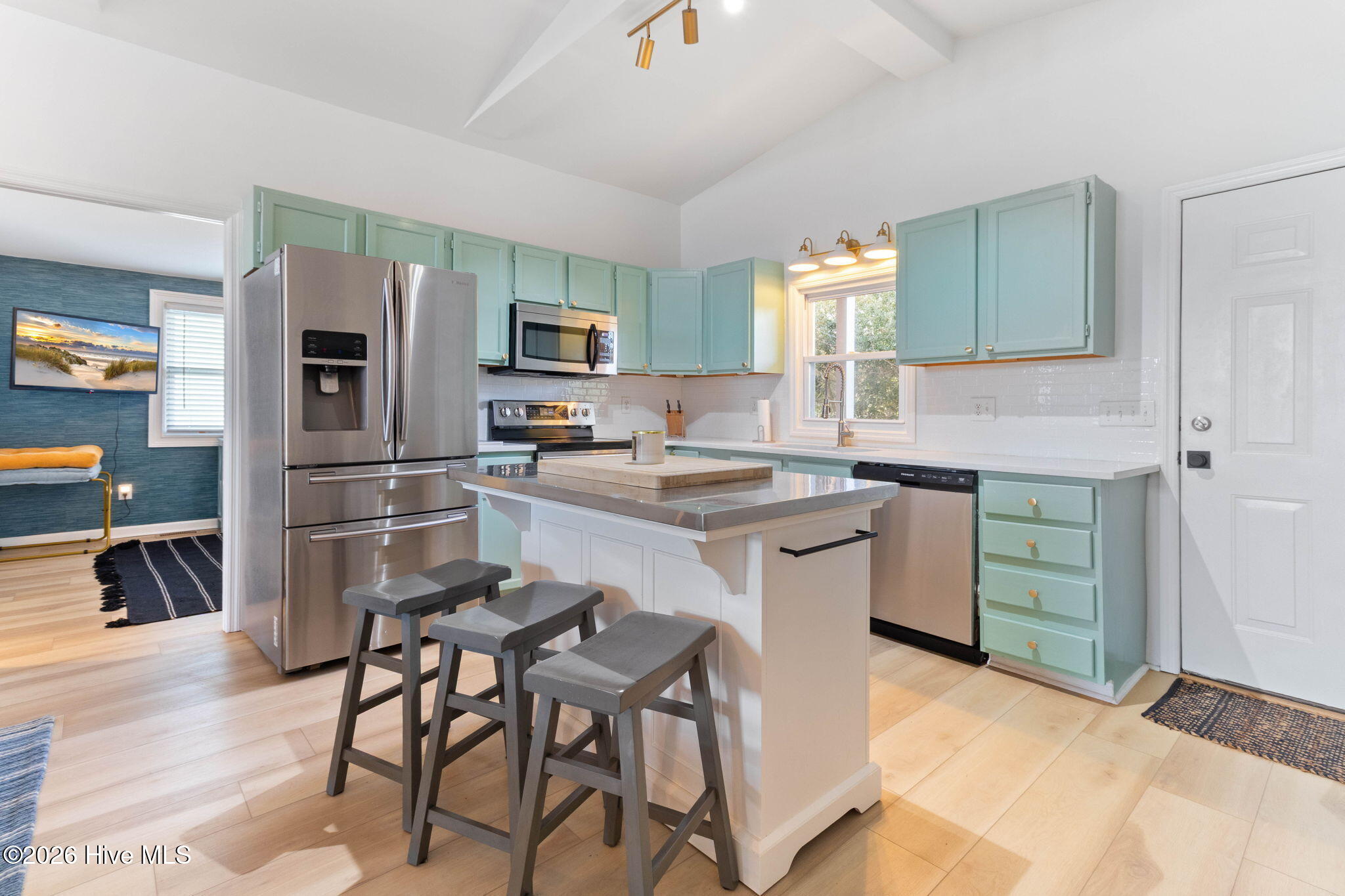 100555843 | Photo 13