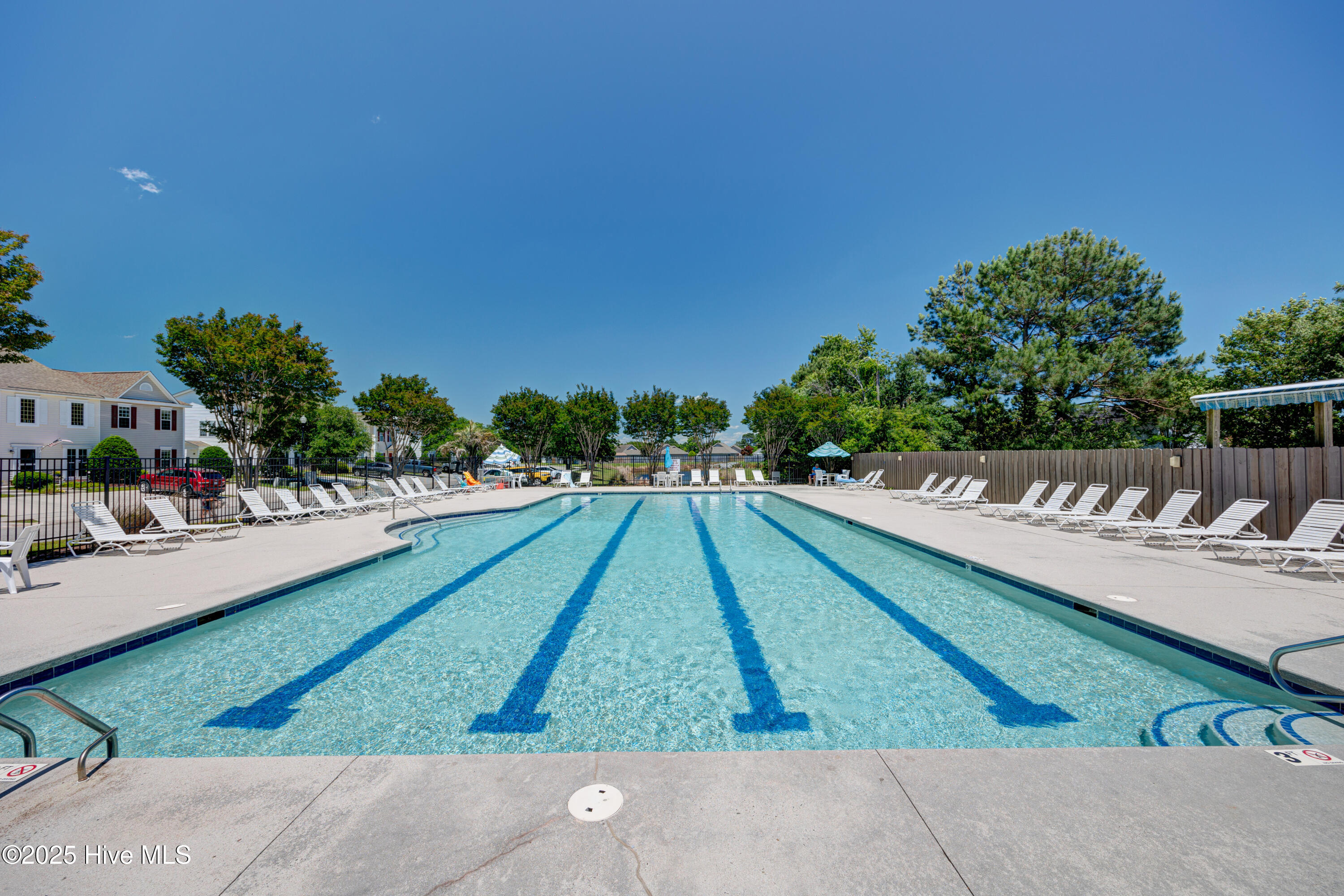 100541920 | Photo 65