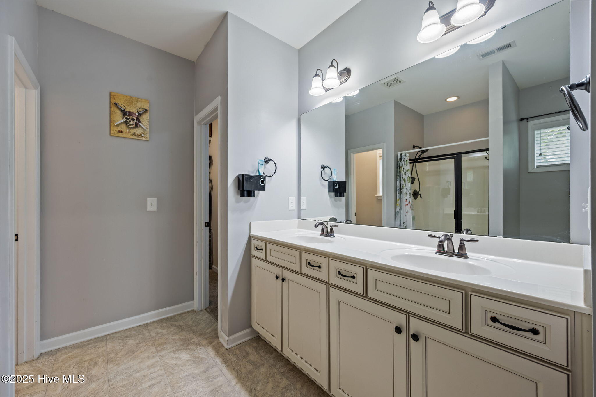 100535491 | Photo 22