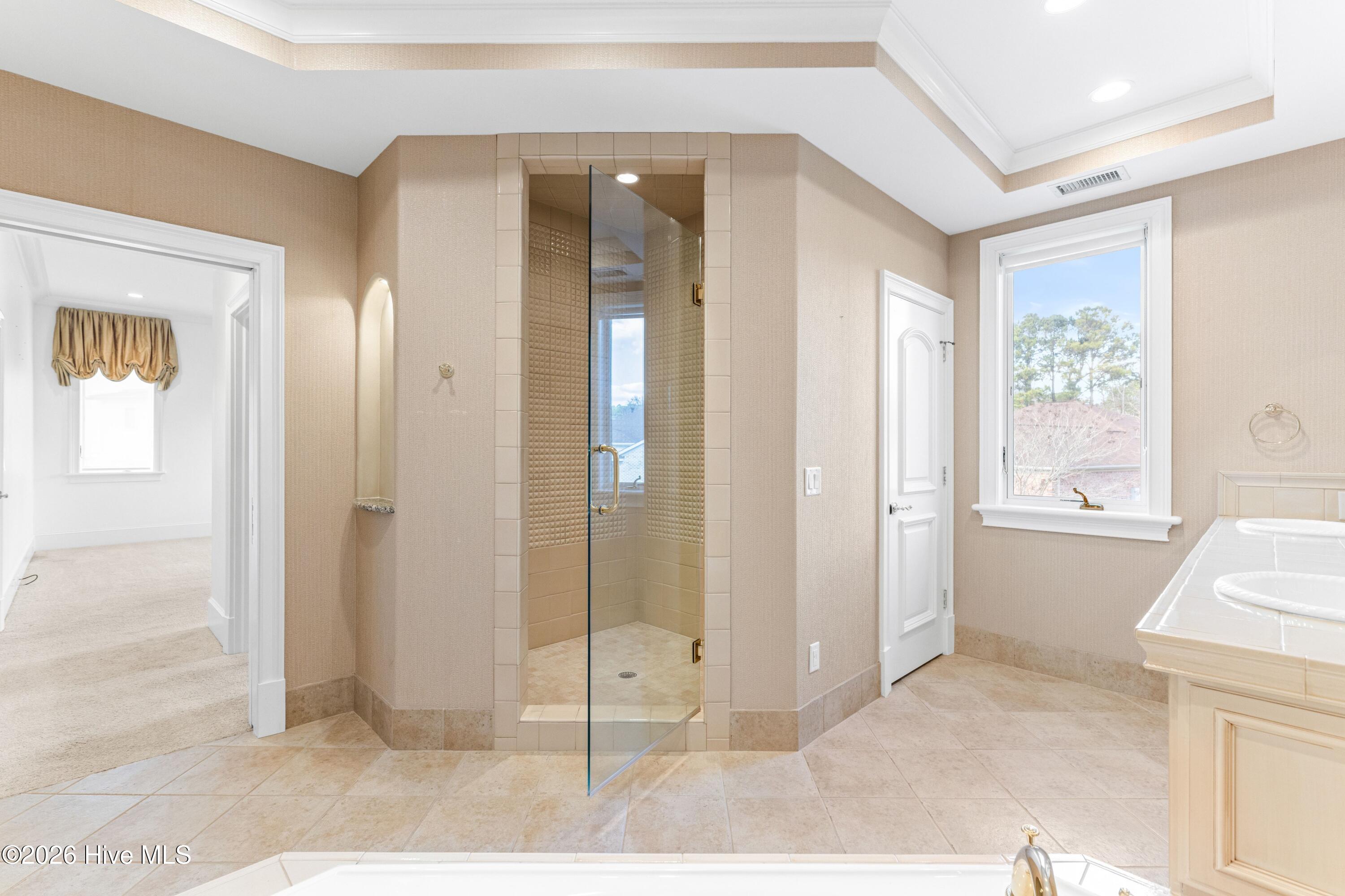 100557099 | Photo 35