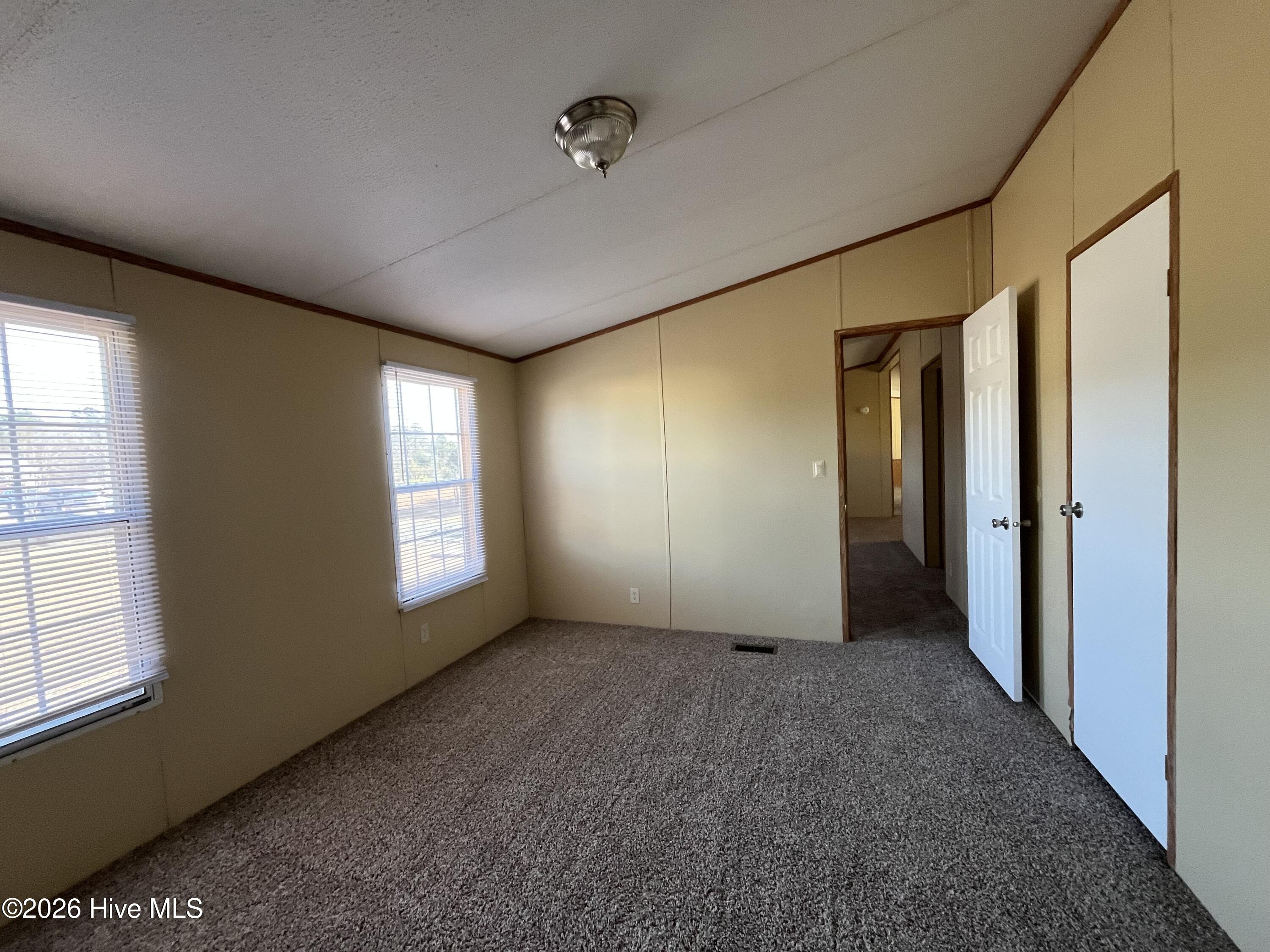 100552039 | Photo 22