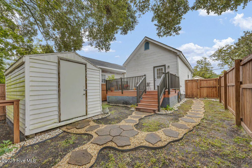 100538169 | Photo 11