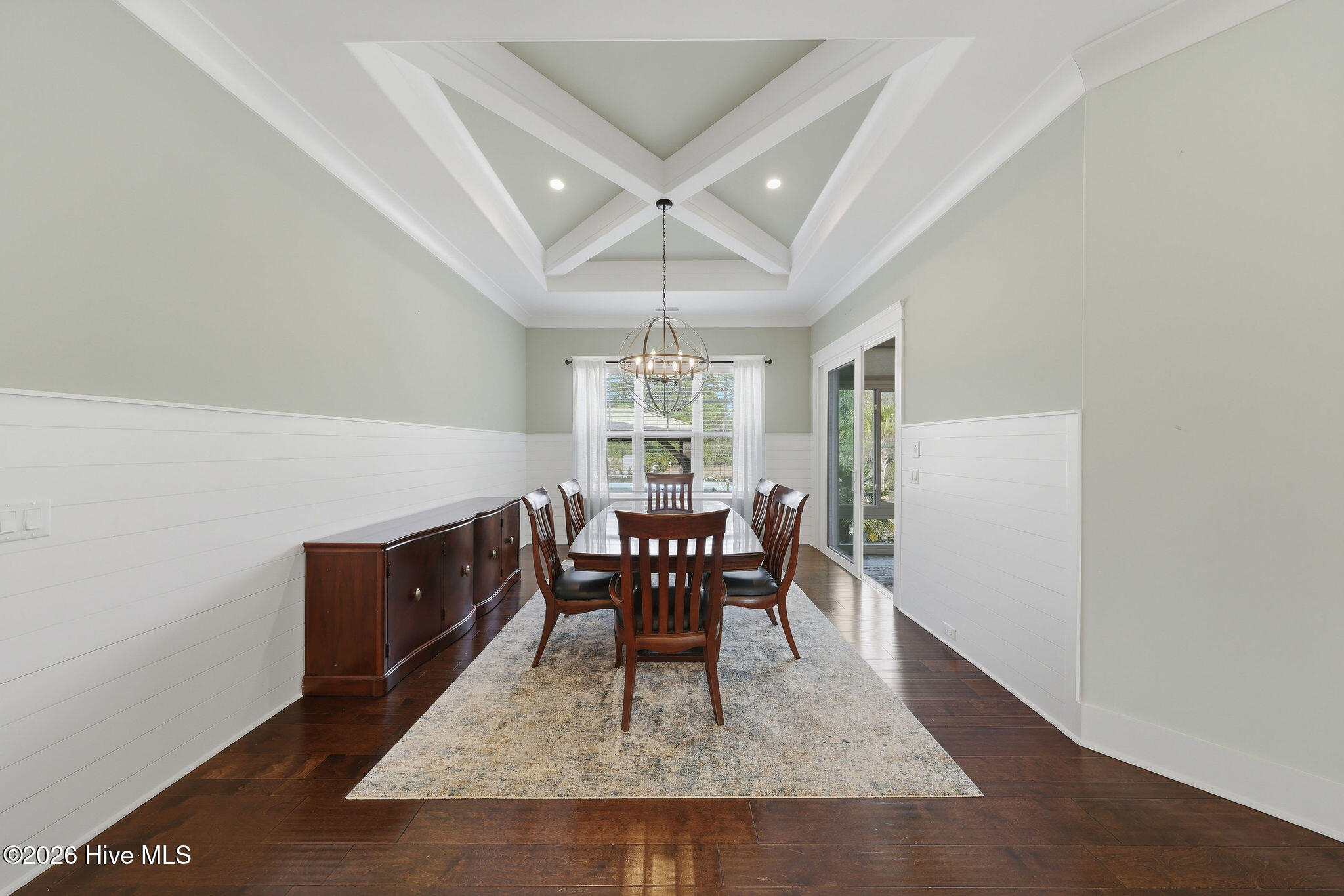 100562967 | Photo 22