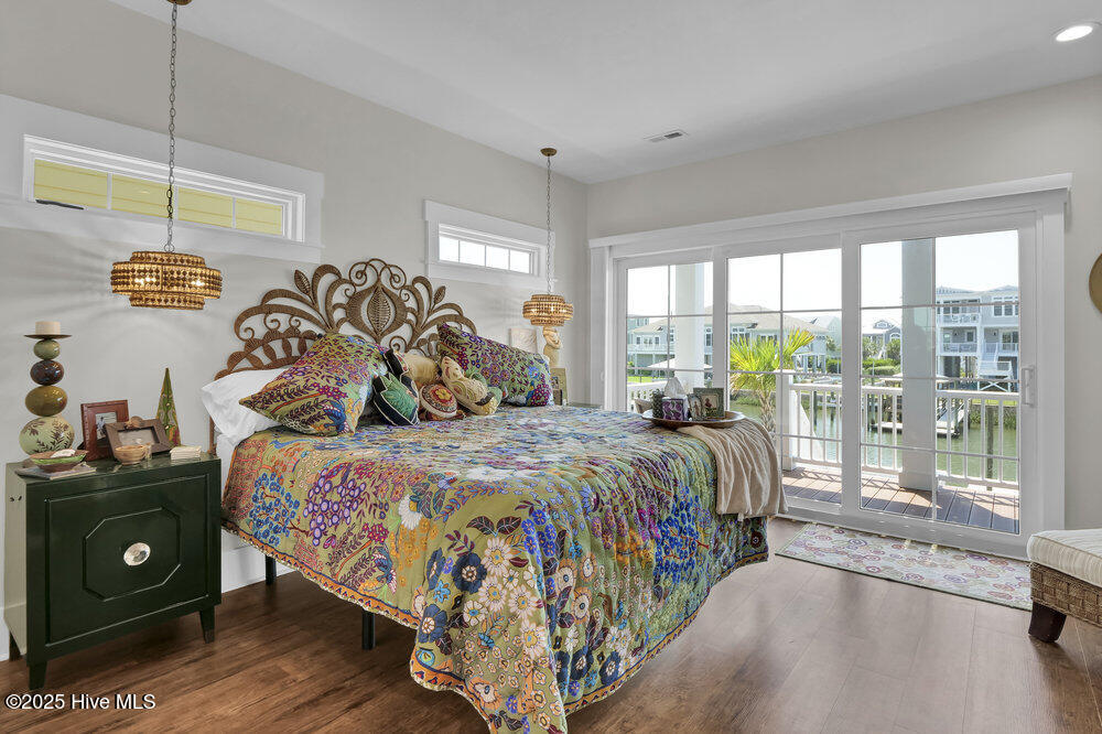 100509330 | Photo 31