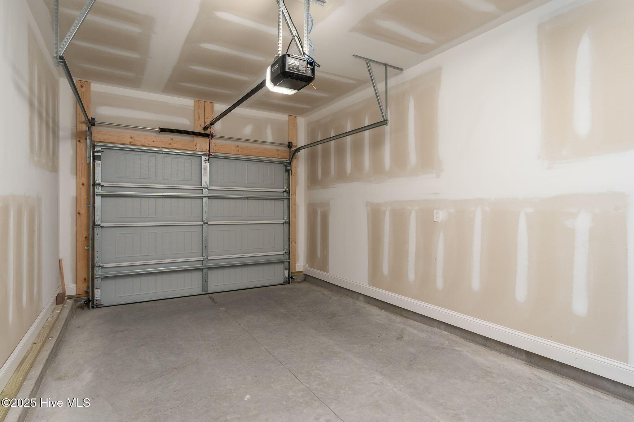 100531651 | Photo 39