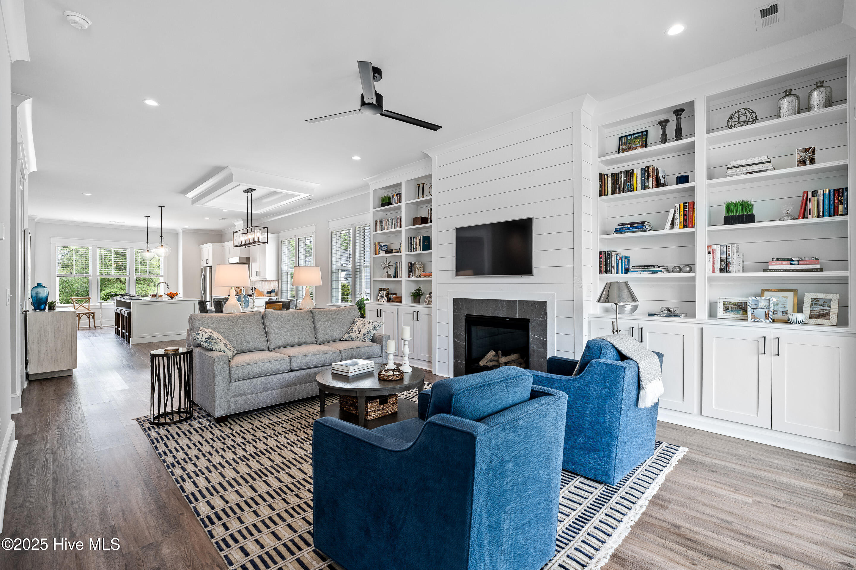 100547511 | Photo 25