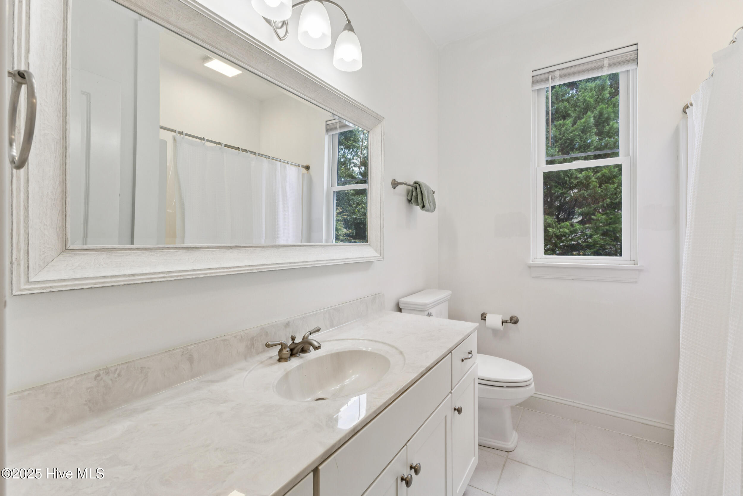 107 N Stargazer Court, Hampstead, NC 28443 – photo 21: Downstairs Full Bathroom