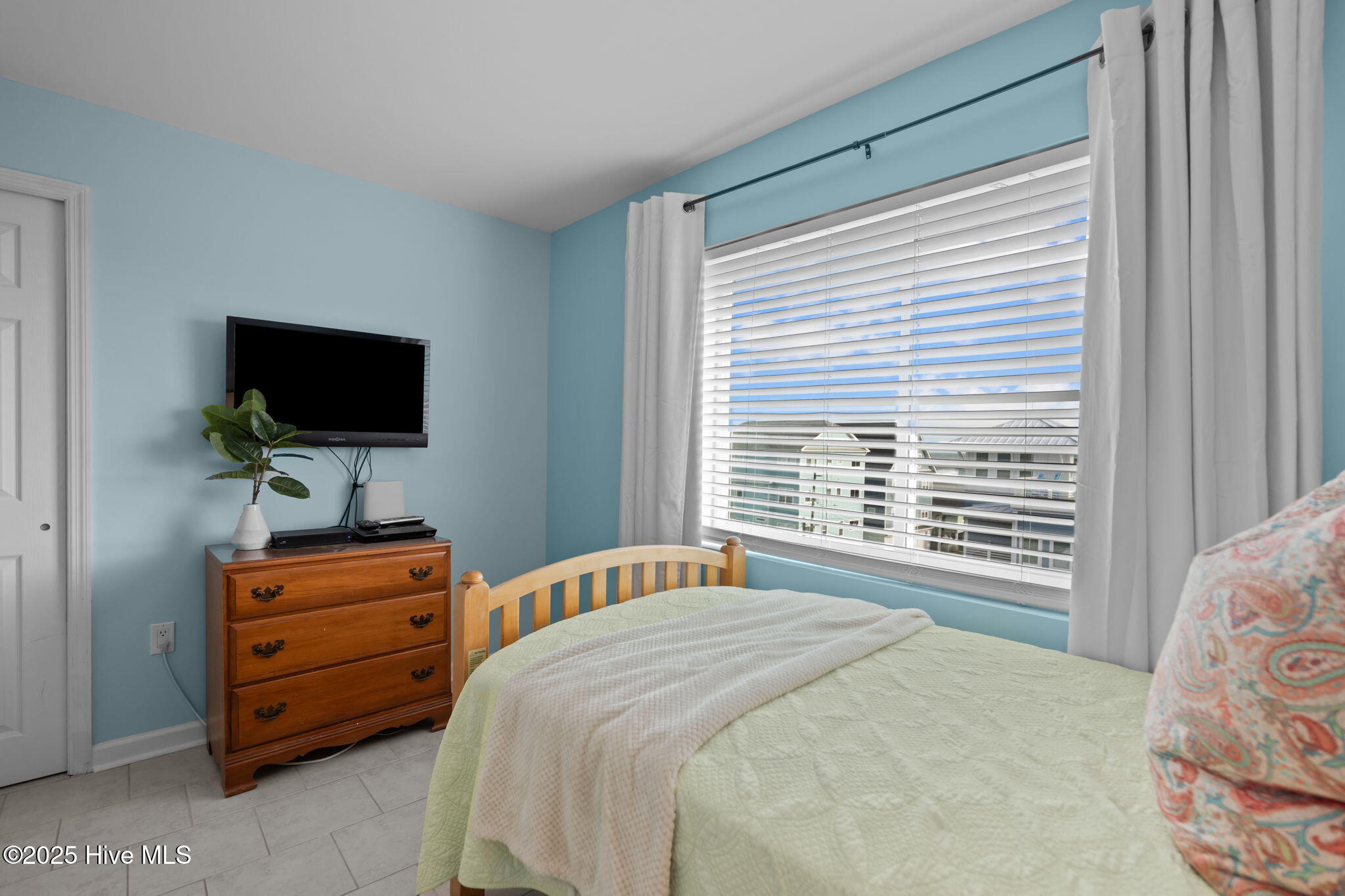 100530733 | Photo 24