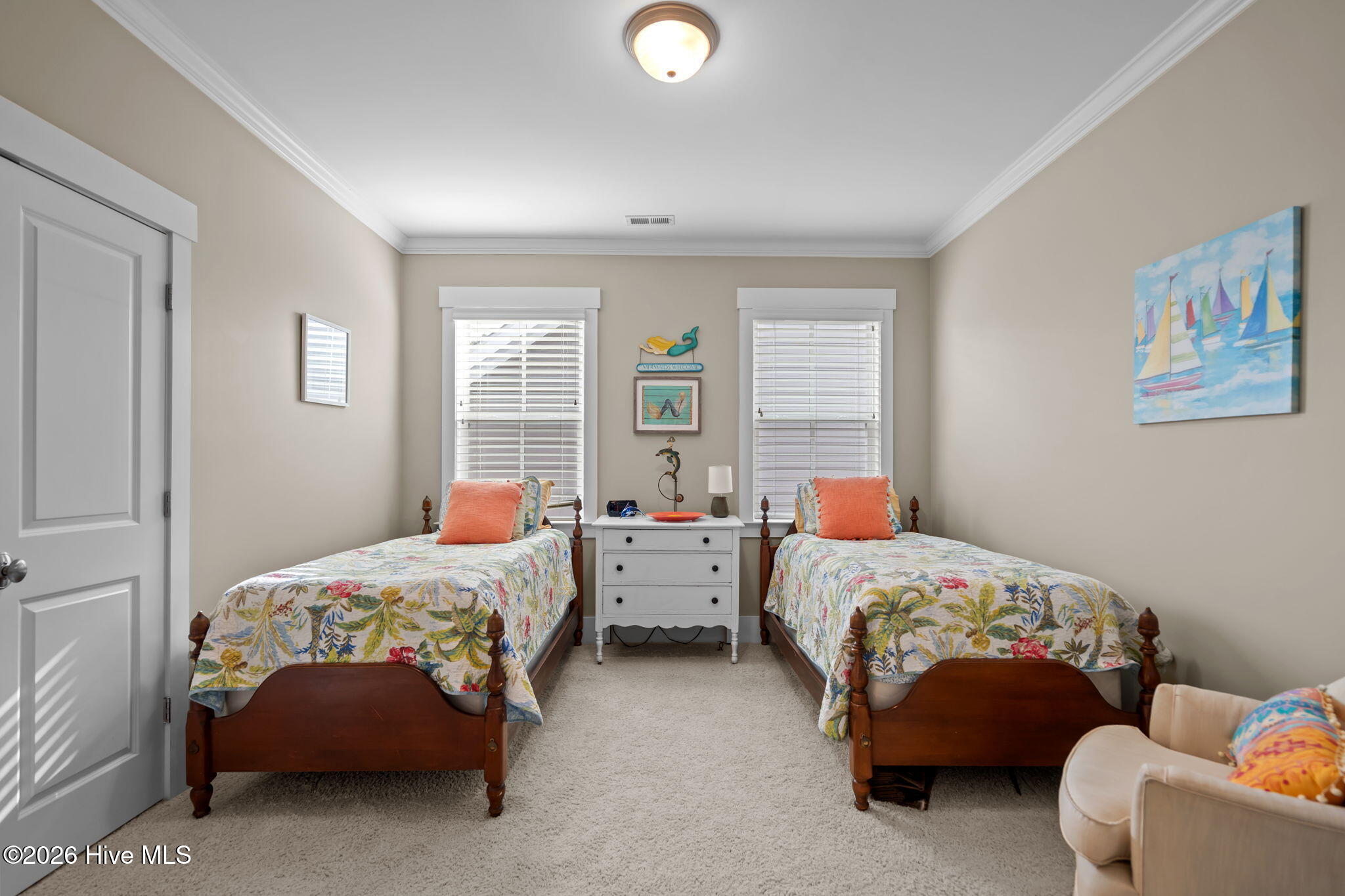 100547967 | Photo 33