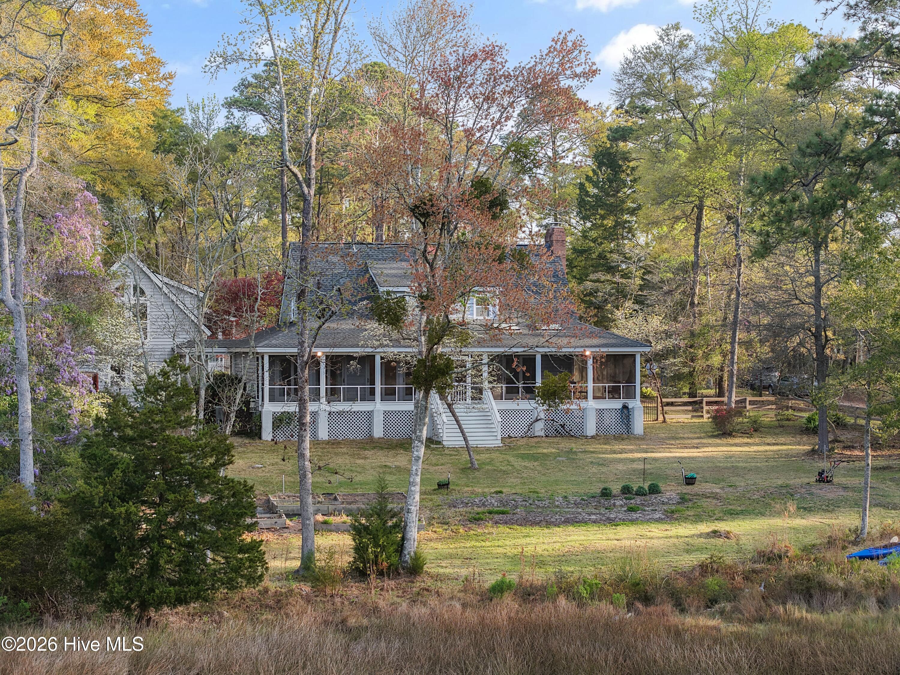 100564312 | Photo 64