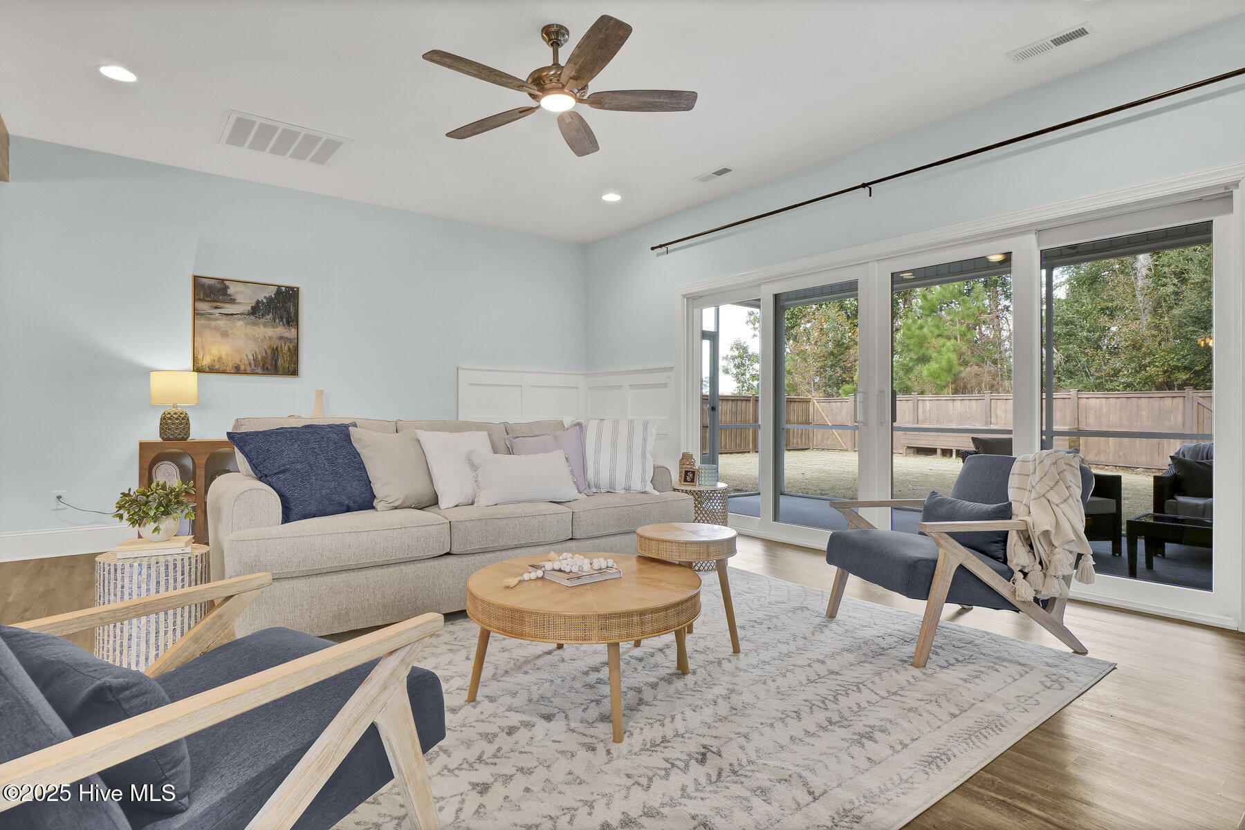 100544096 | Photo 22