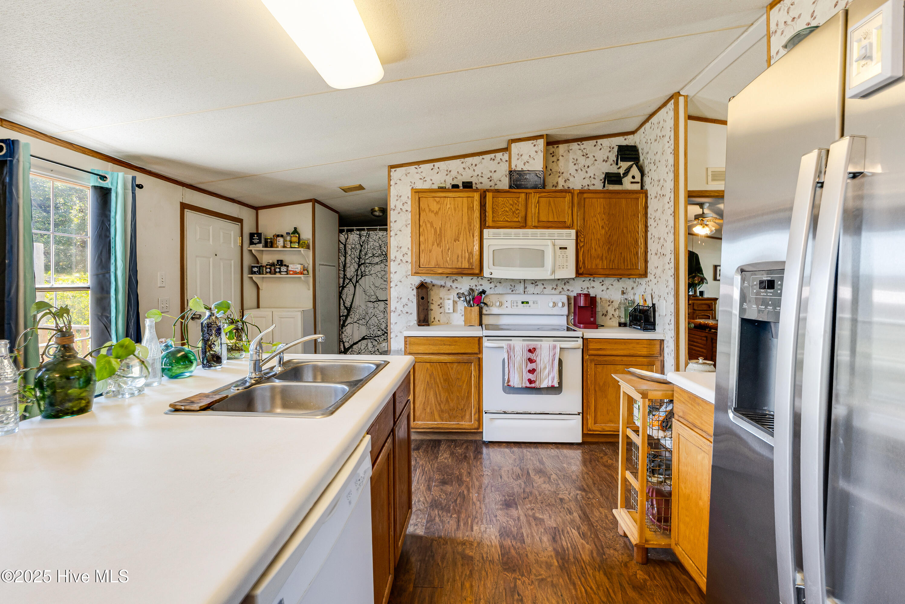 100528928 | Photo 14