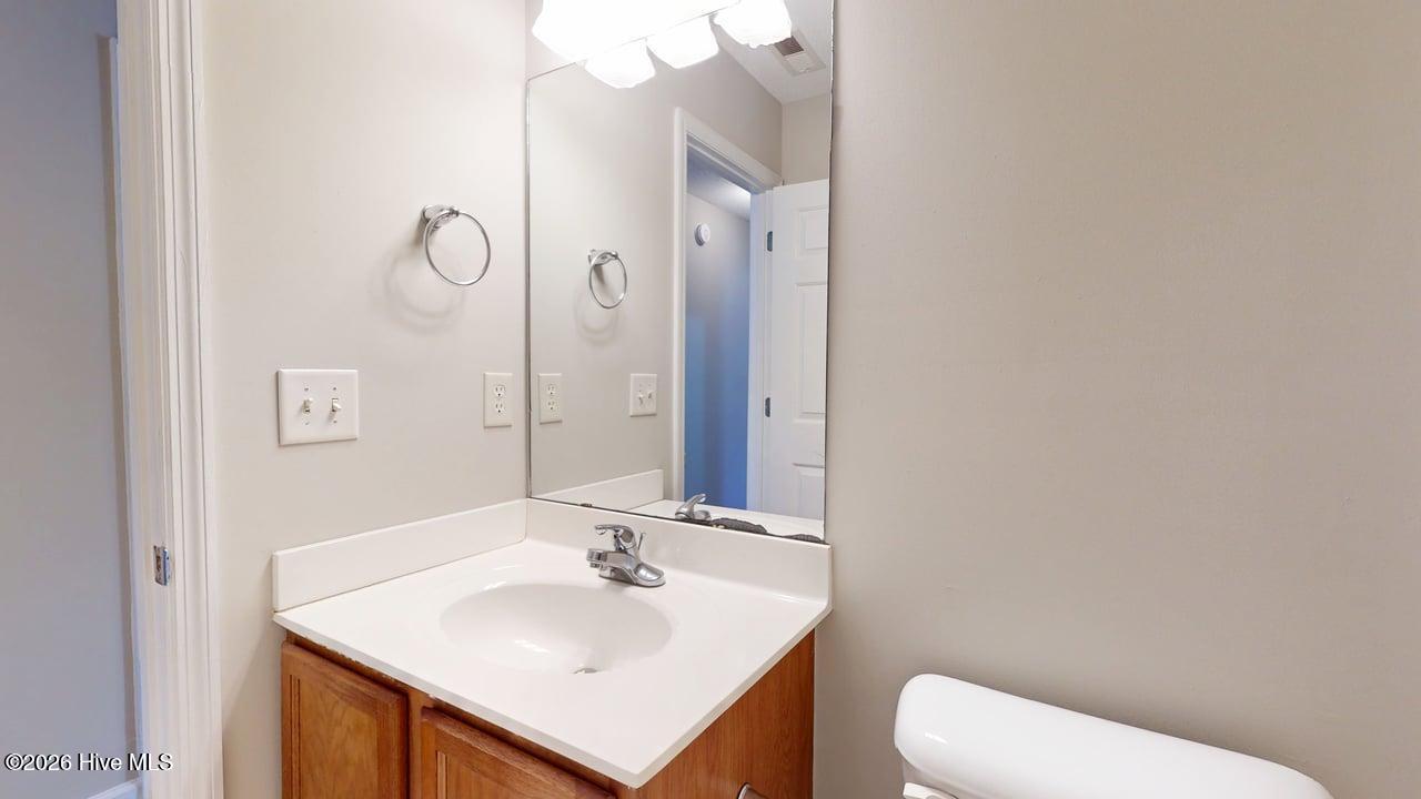 100564739 | Photo 33