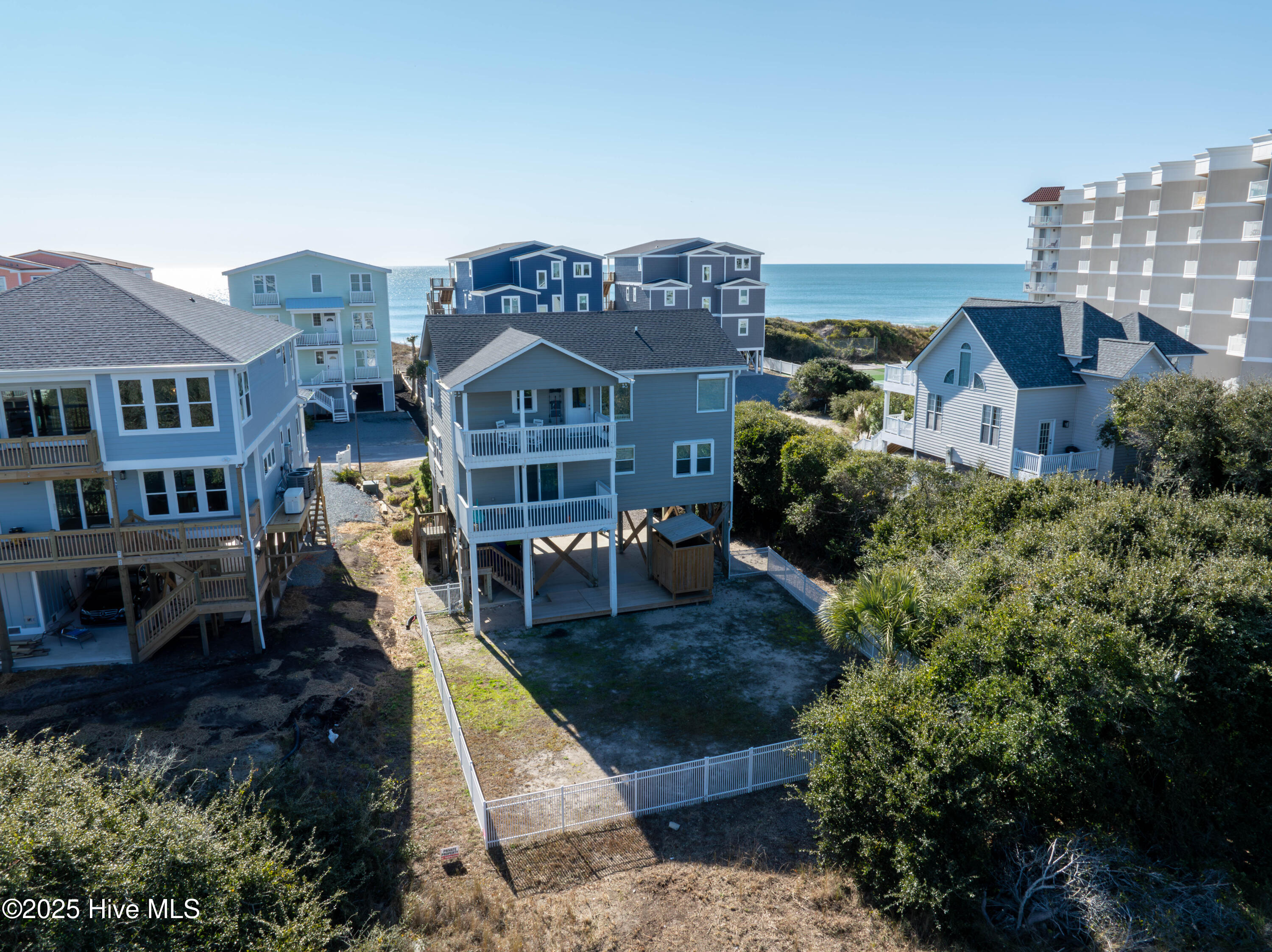 100517533 | Photo 48