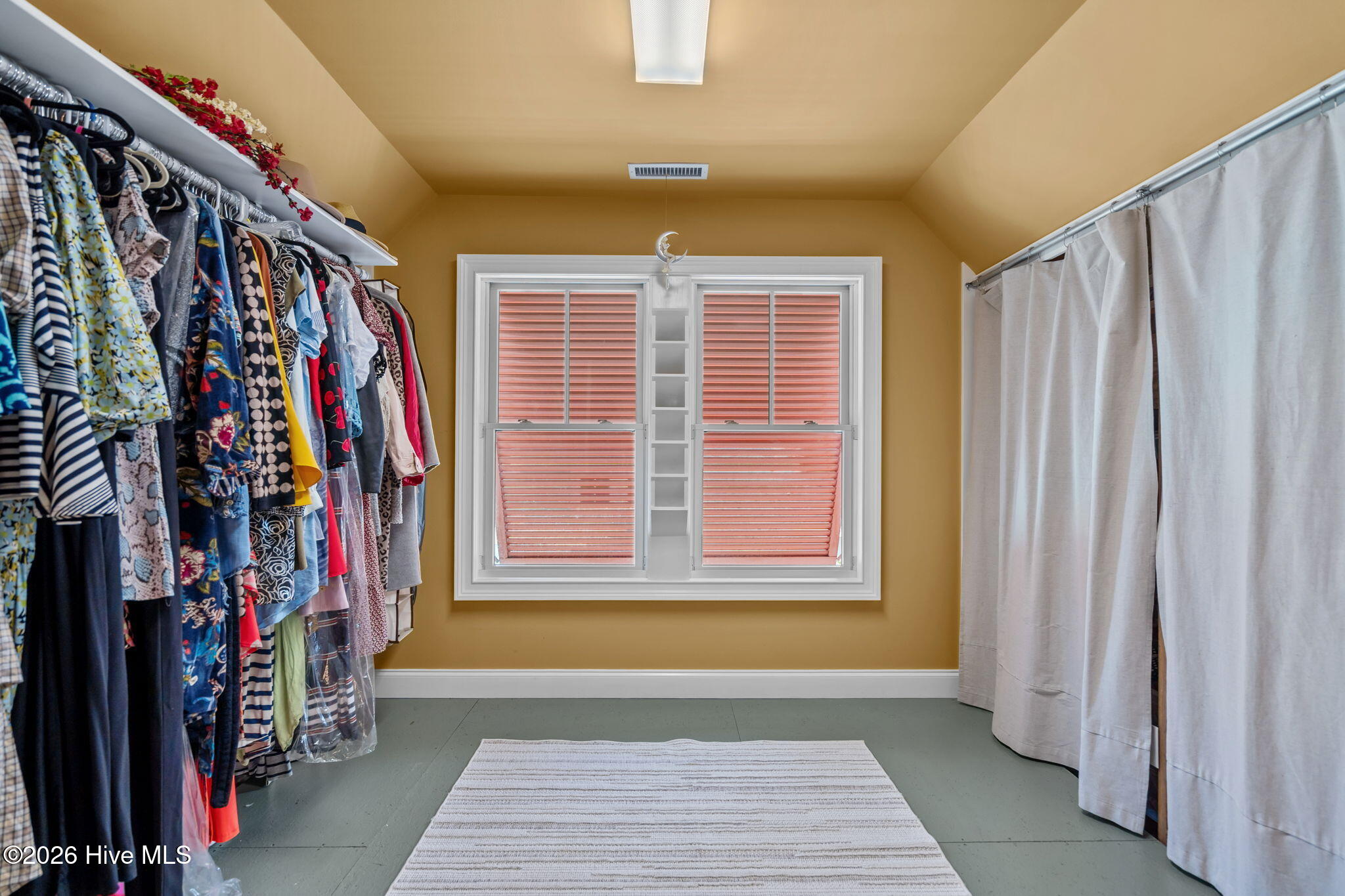 100551618 | Photo 46