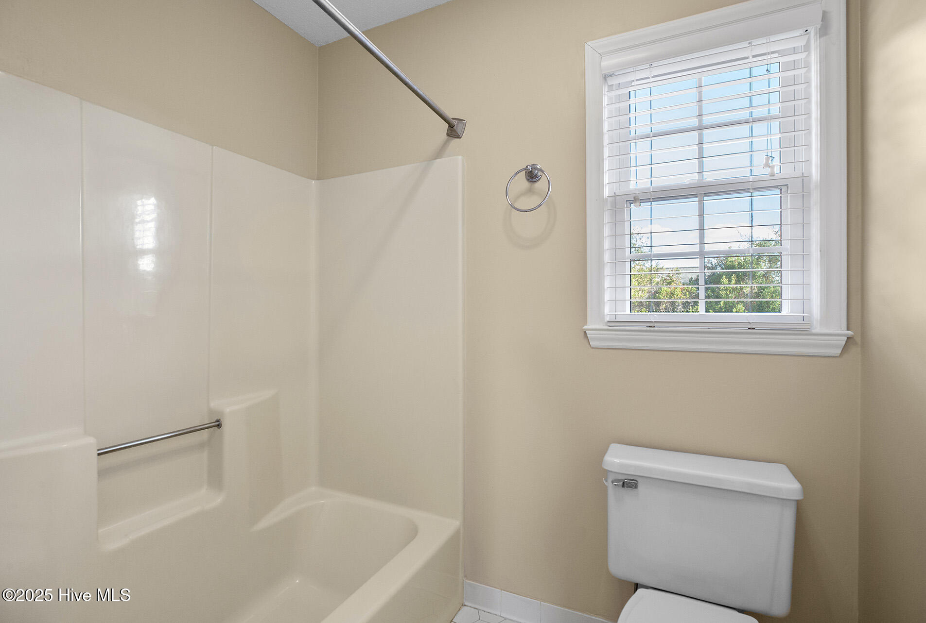 100541648 | Photo 42