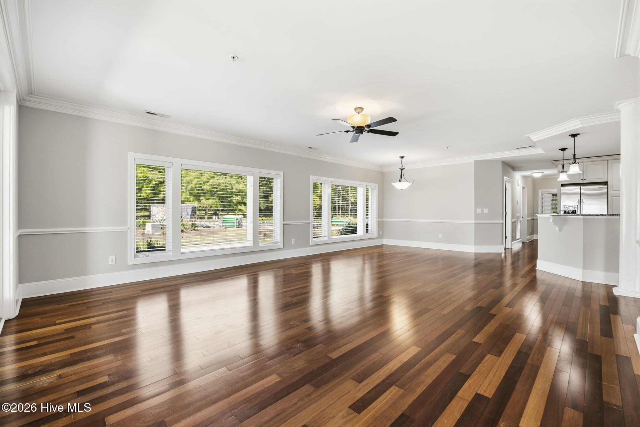 100569060 | Photo 19