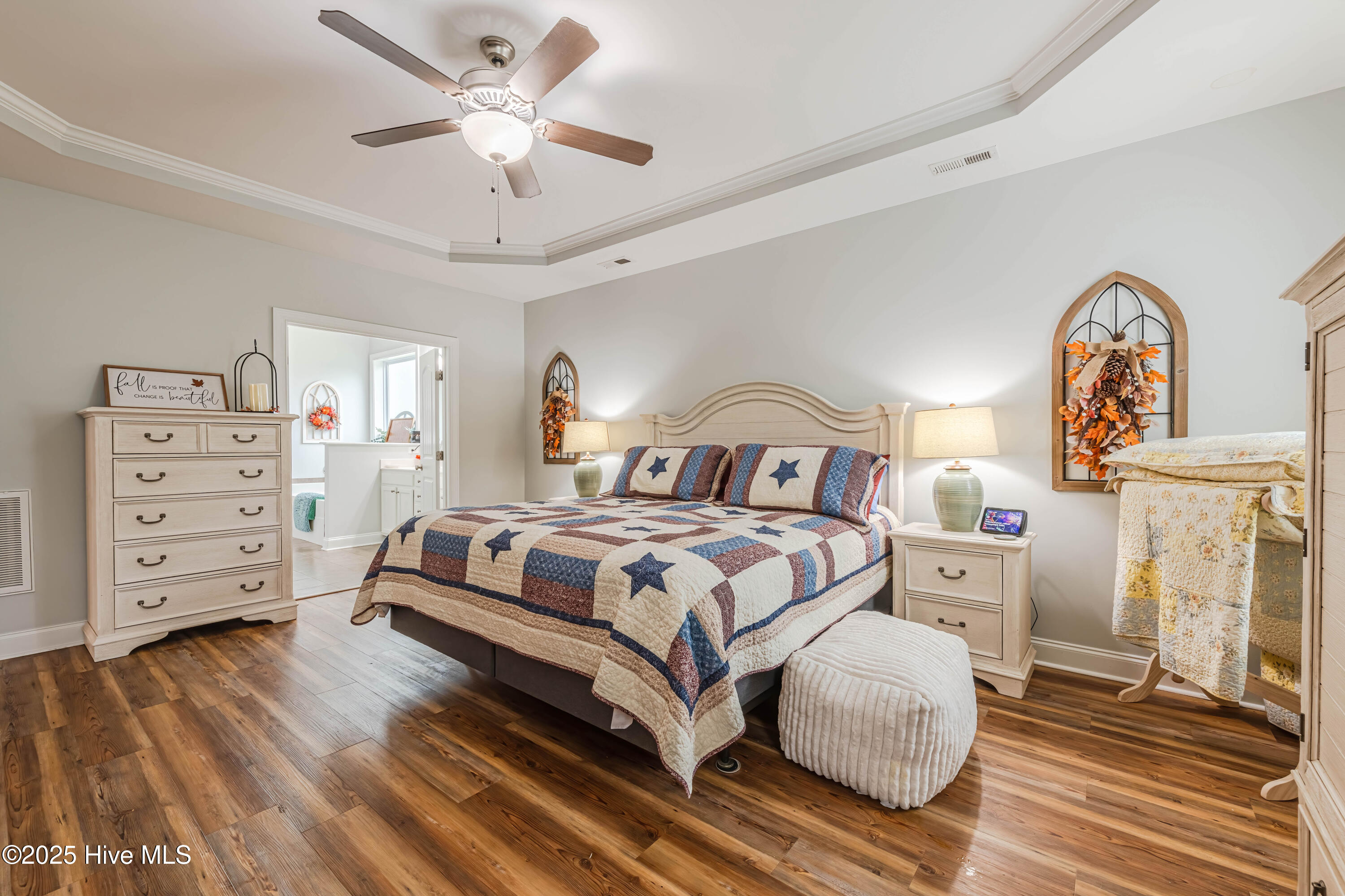 100524839 | Photo 38