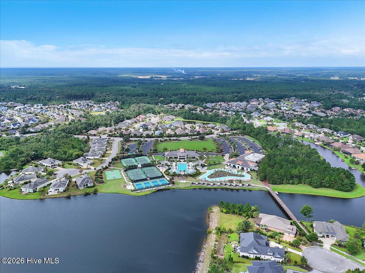 100558709 | Photo 97