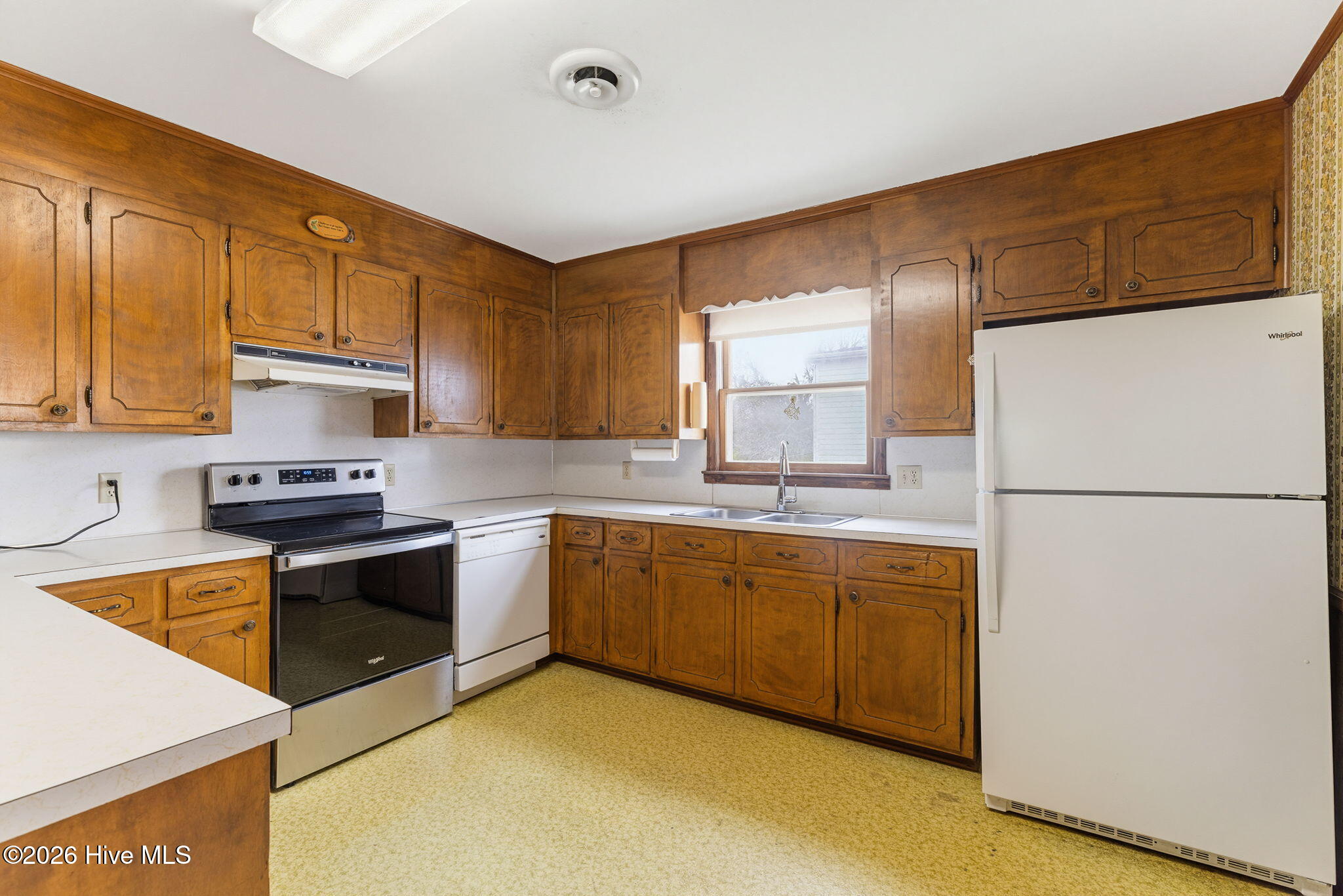 100565875 | Photo 16