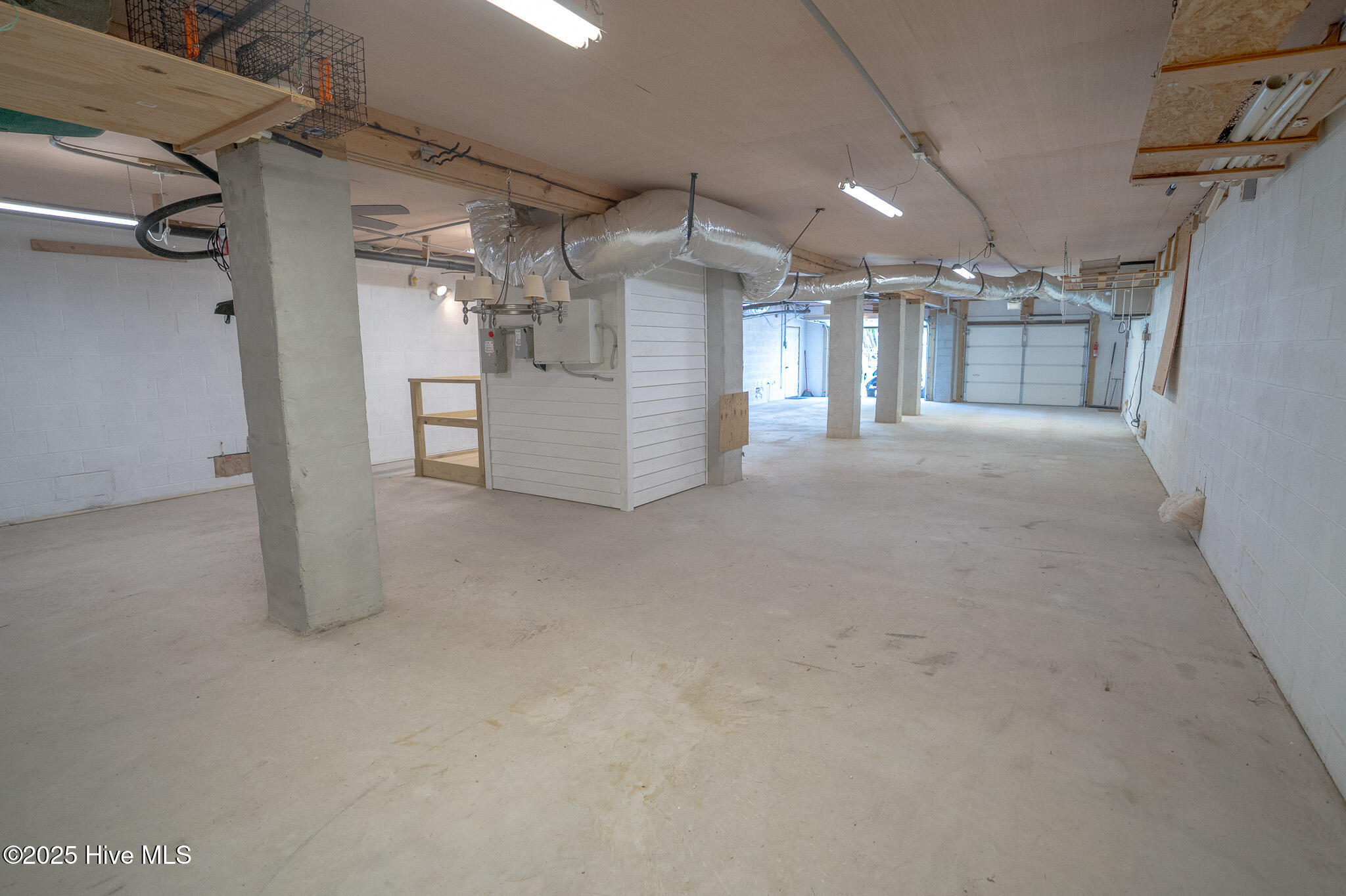 100516311 | Photo 44