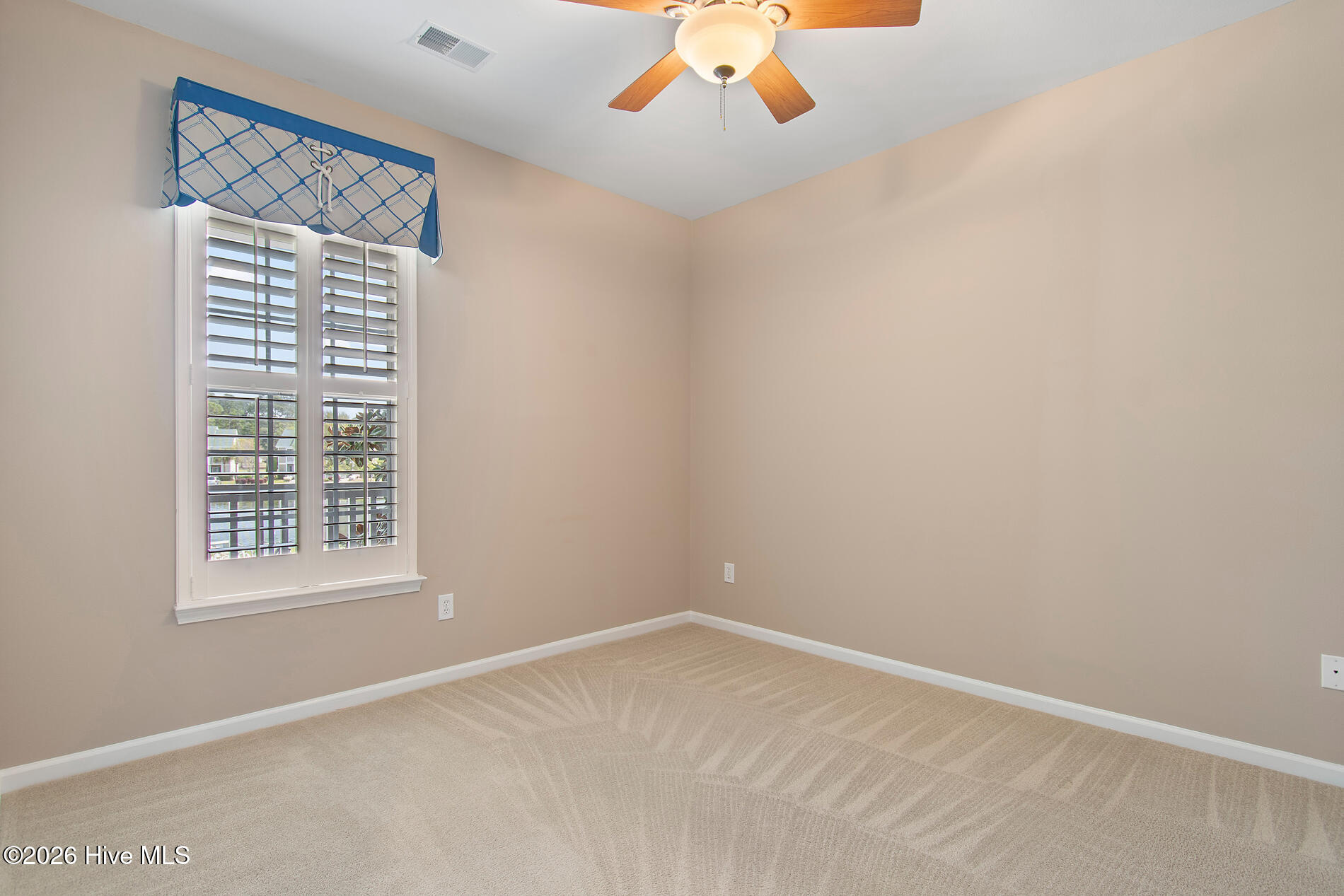 100566917 | Photo 30