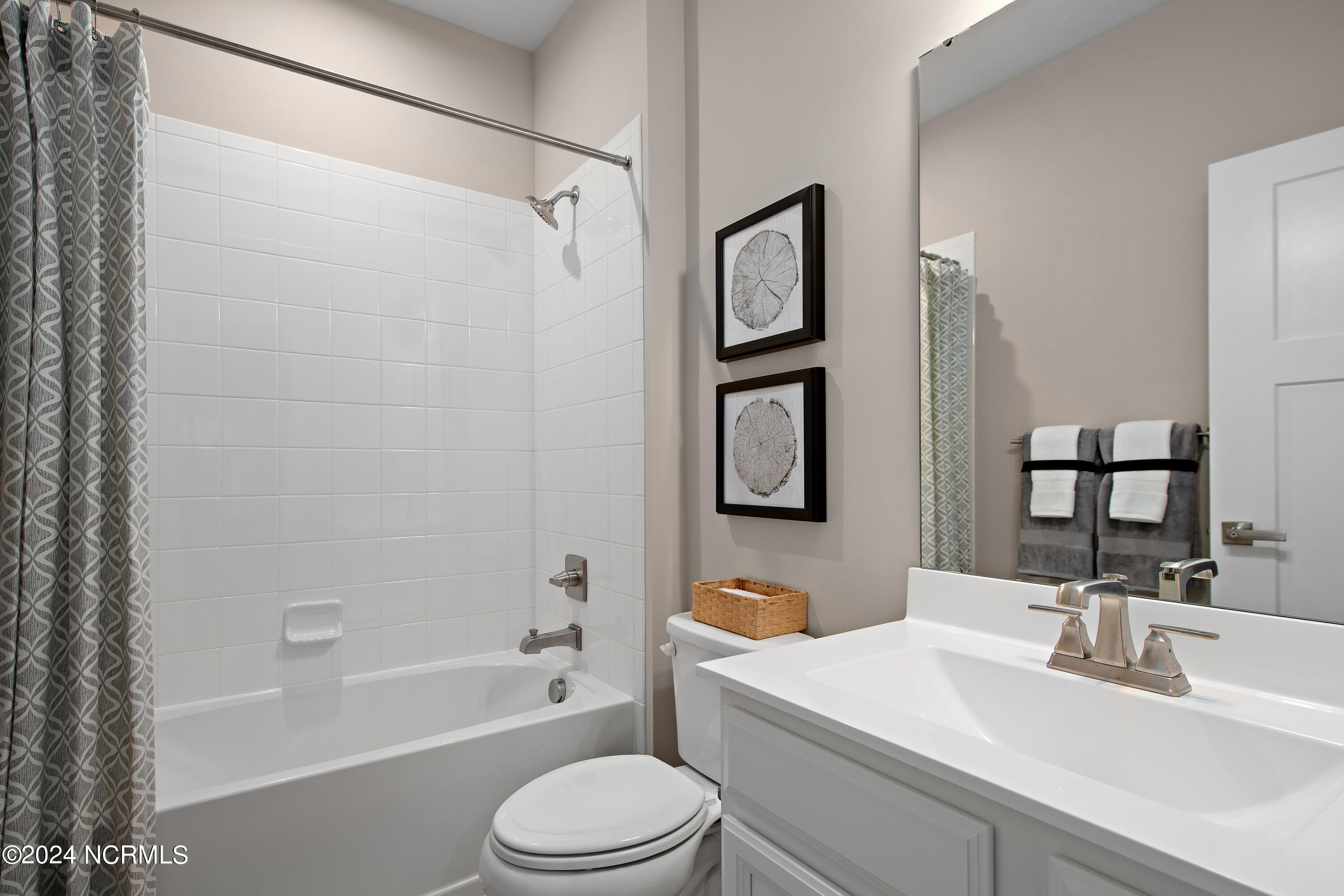 100562472 | Photo 27