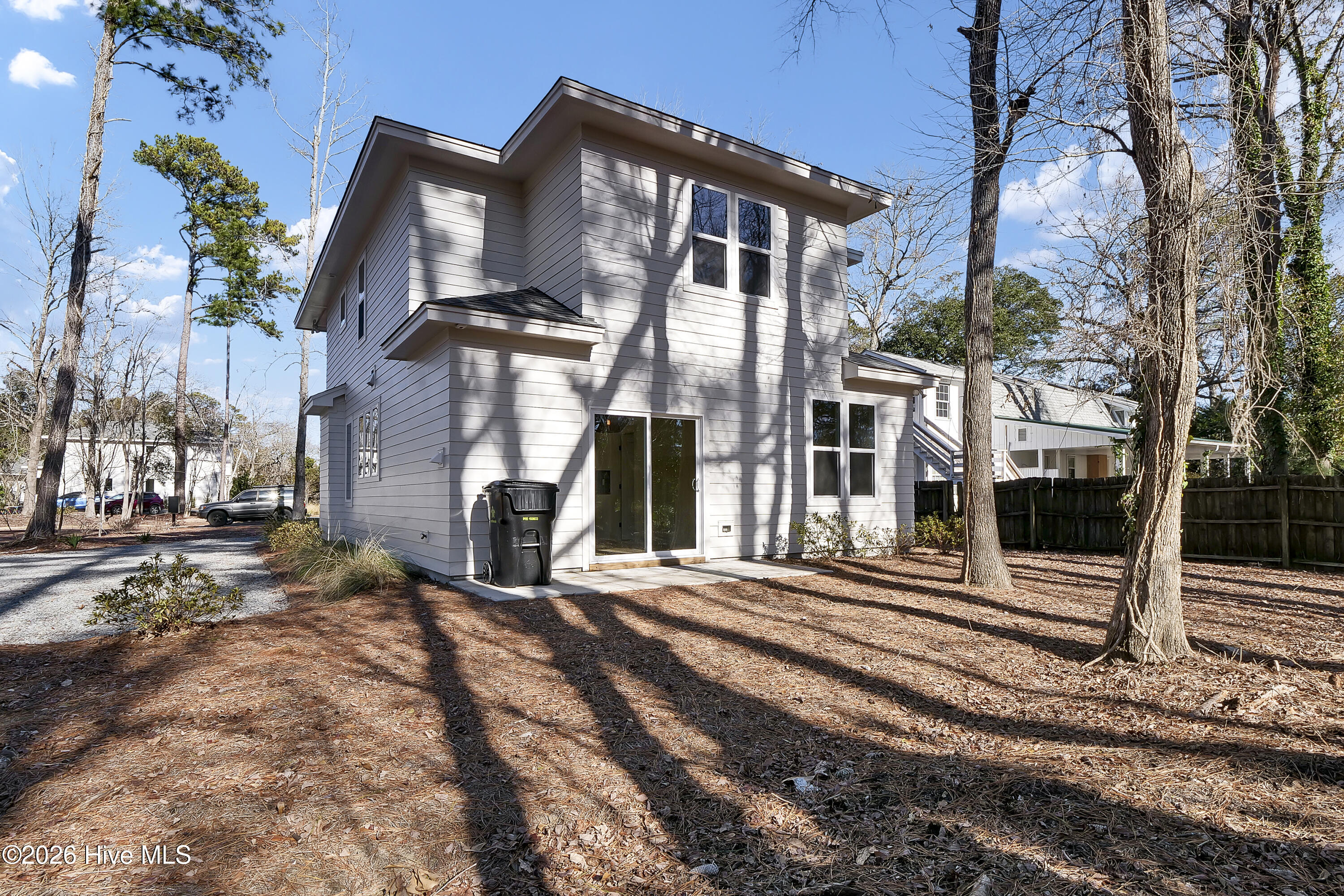 100549345 | Photo 15