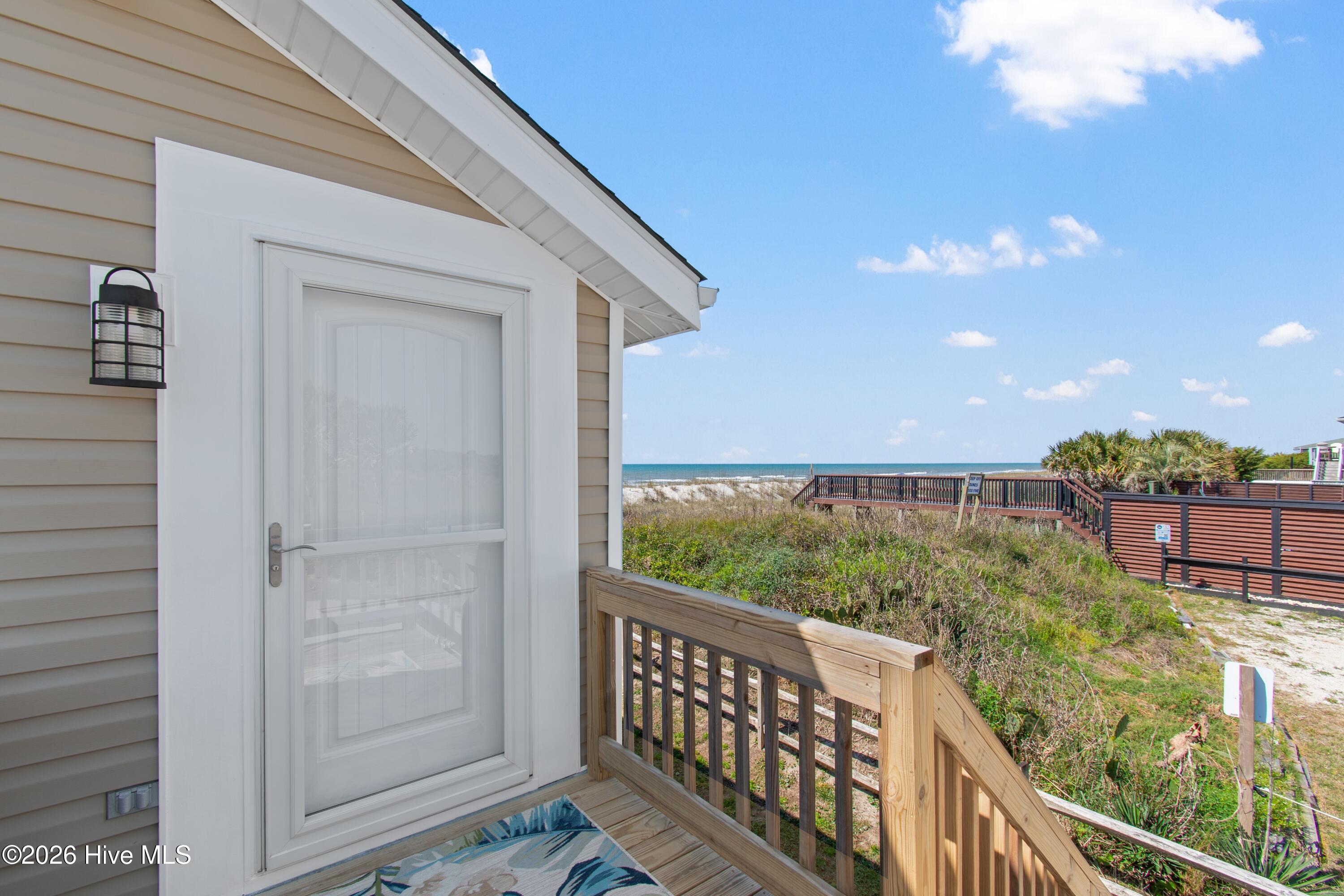 100567968 | Photo 51